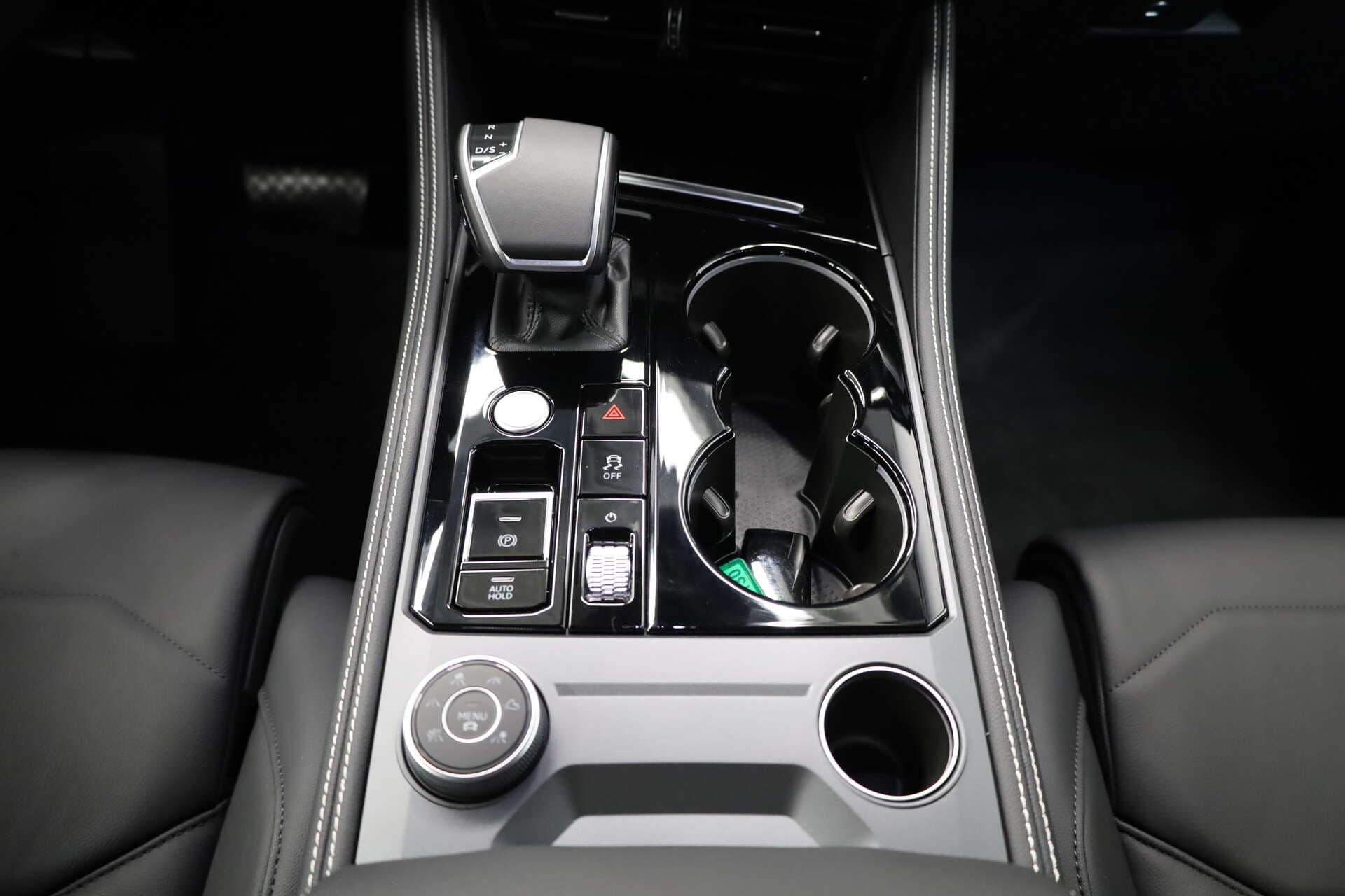 VOLKSWAGEN Touareg, photo 12 sur 17