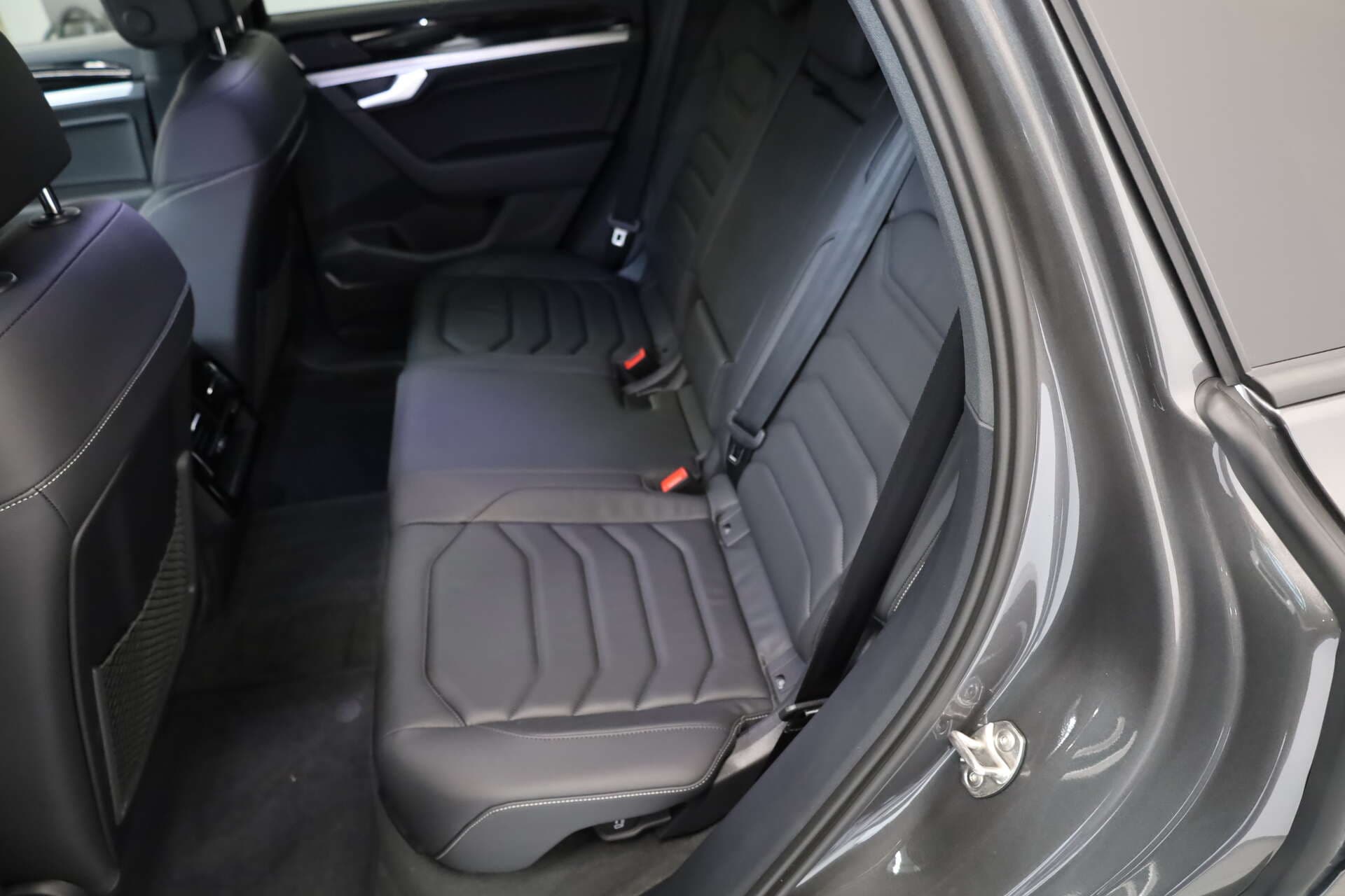VOLKSWAGEN Touareg, photo 14 sur 17