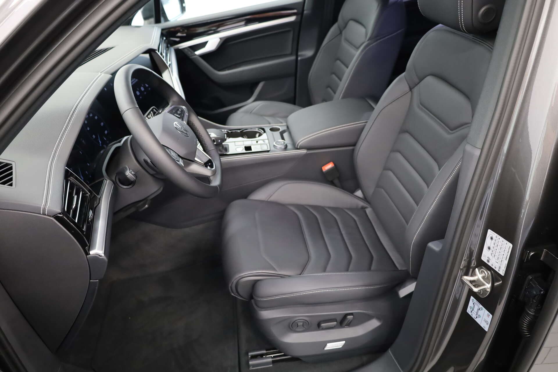 VOLKSWAGEN Touareg, photo 5 sur 17