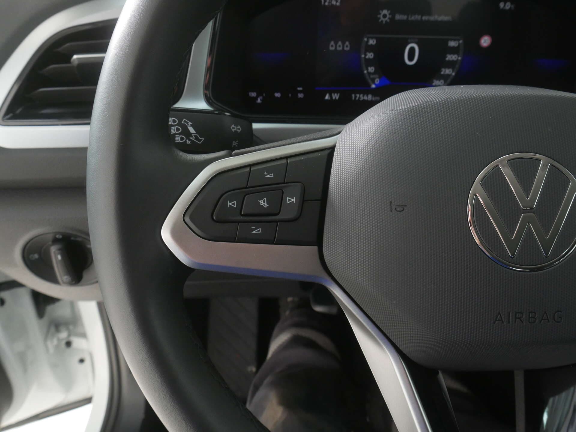 VOLKSWAGEN T-Roc, photo 11 sur 17
