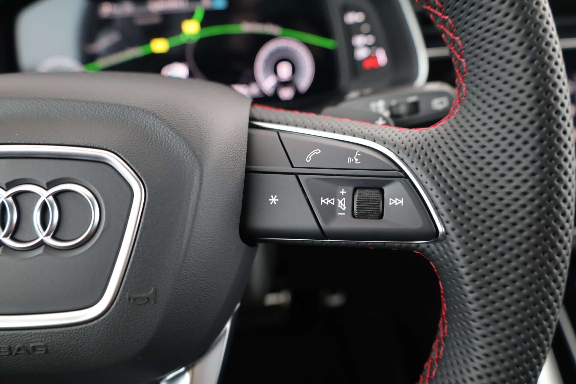 AUDI Q8, photo 14 sur 17