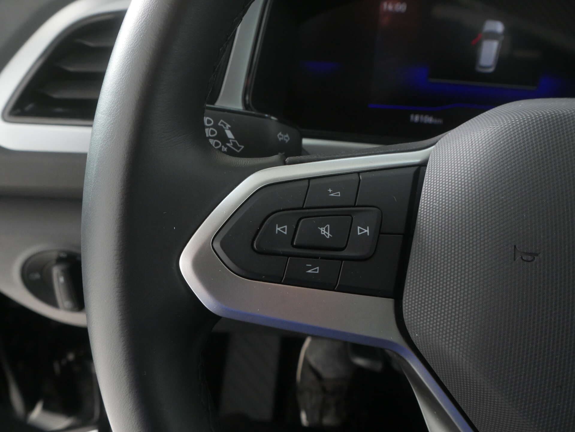VOLKSWAGEN T-Roc, photo 12 sur 17