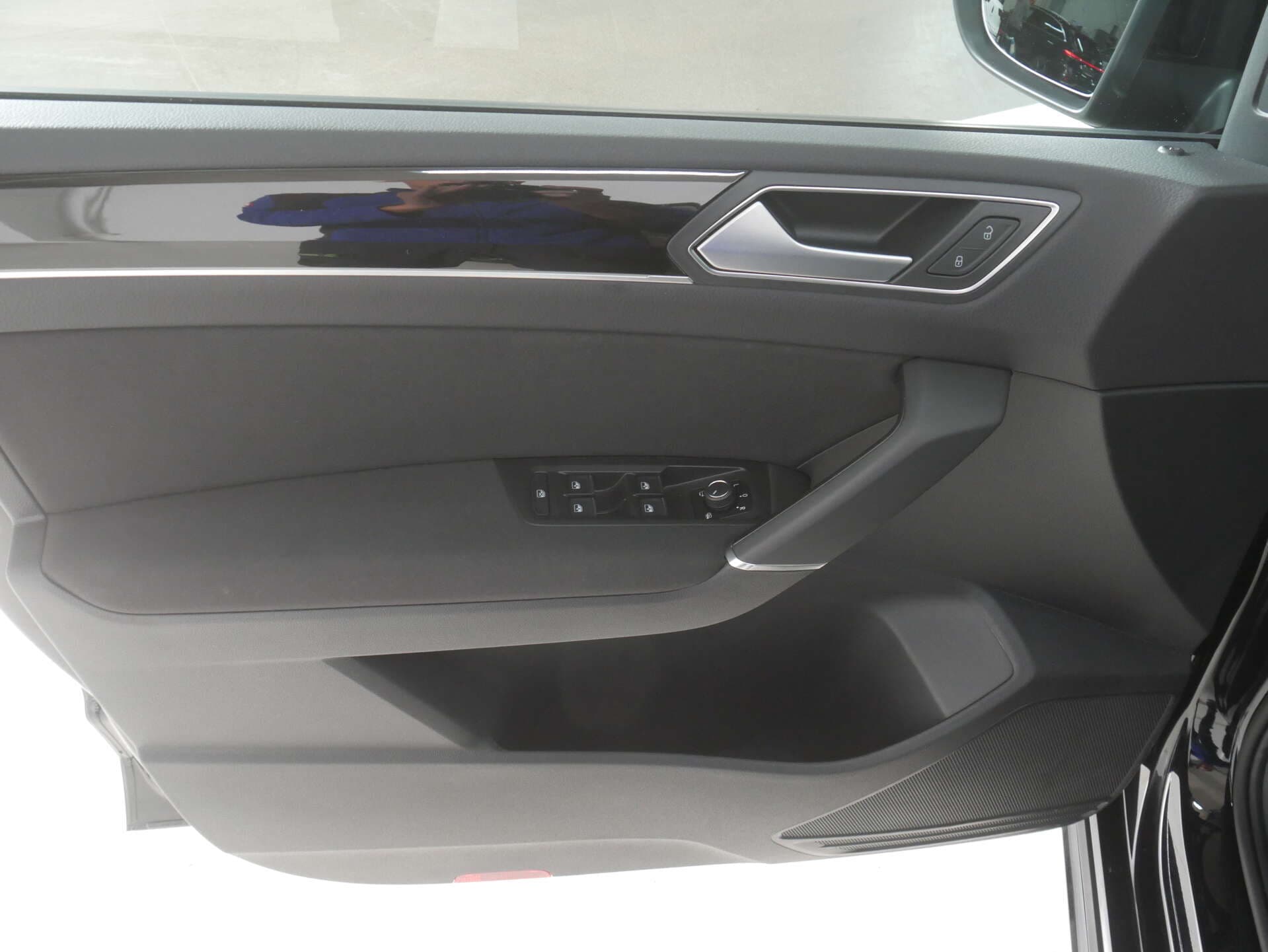 VOLKSWAGEN Touran, photo 12 sur 17