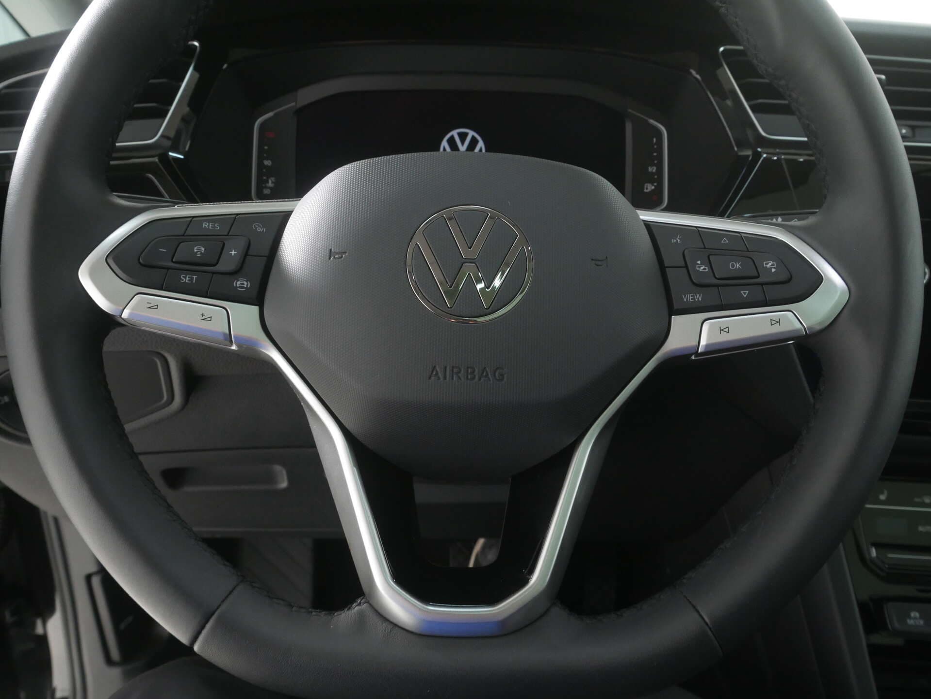 VOLKSWAGEN Touran, photo 13 sur 17
