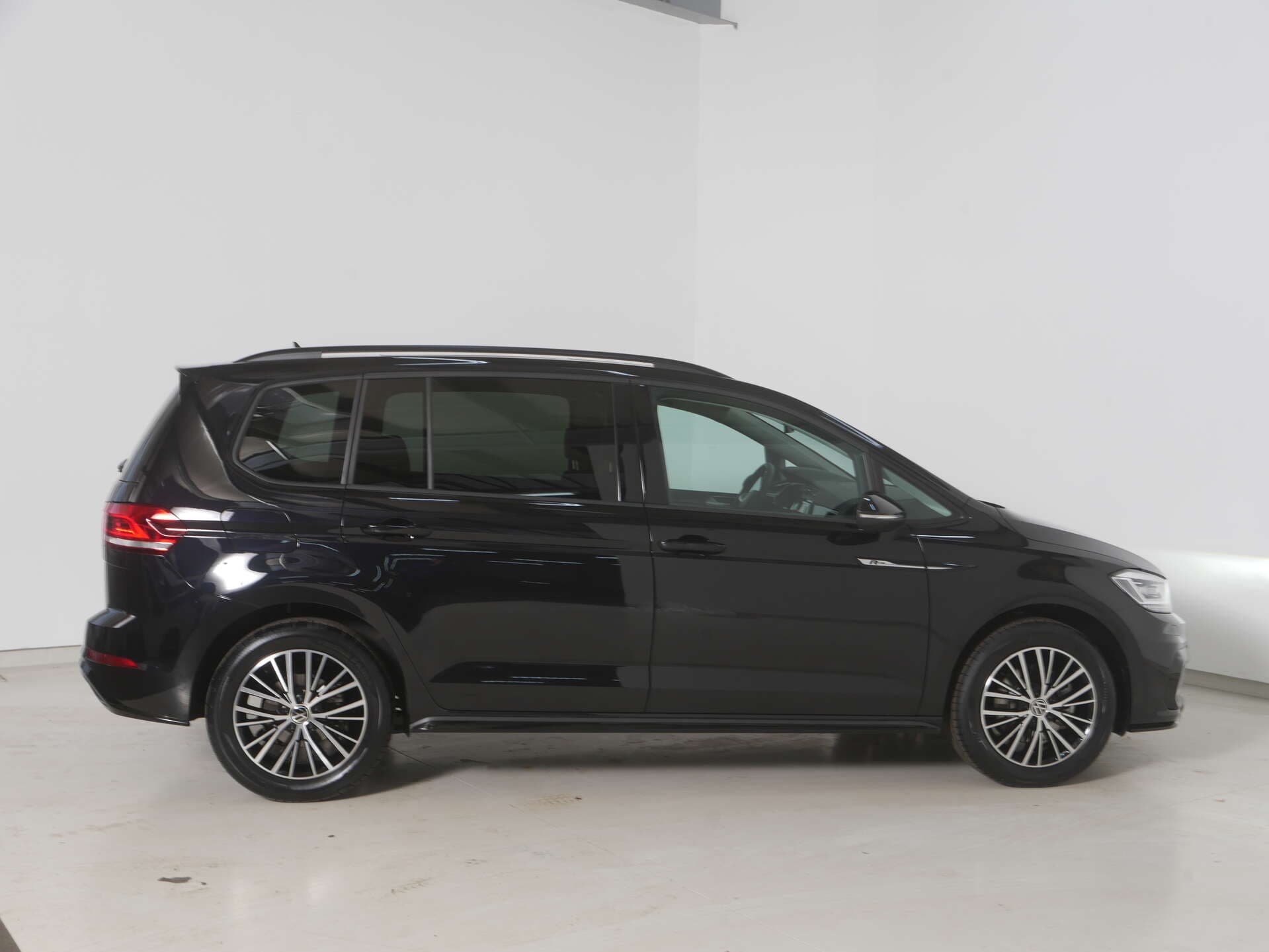 VOLKSWAGEN Touran, photo 5 sur 17