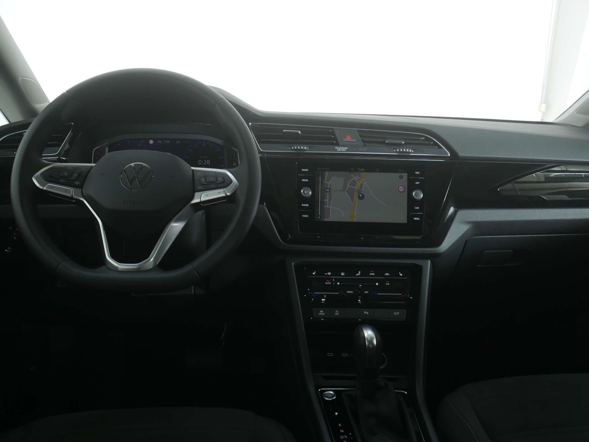 VOLKSWAGEN Touran, photo 8 sur 17
