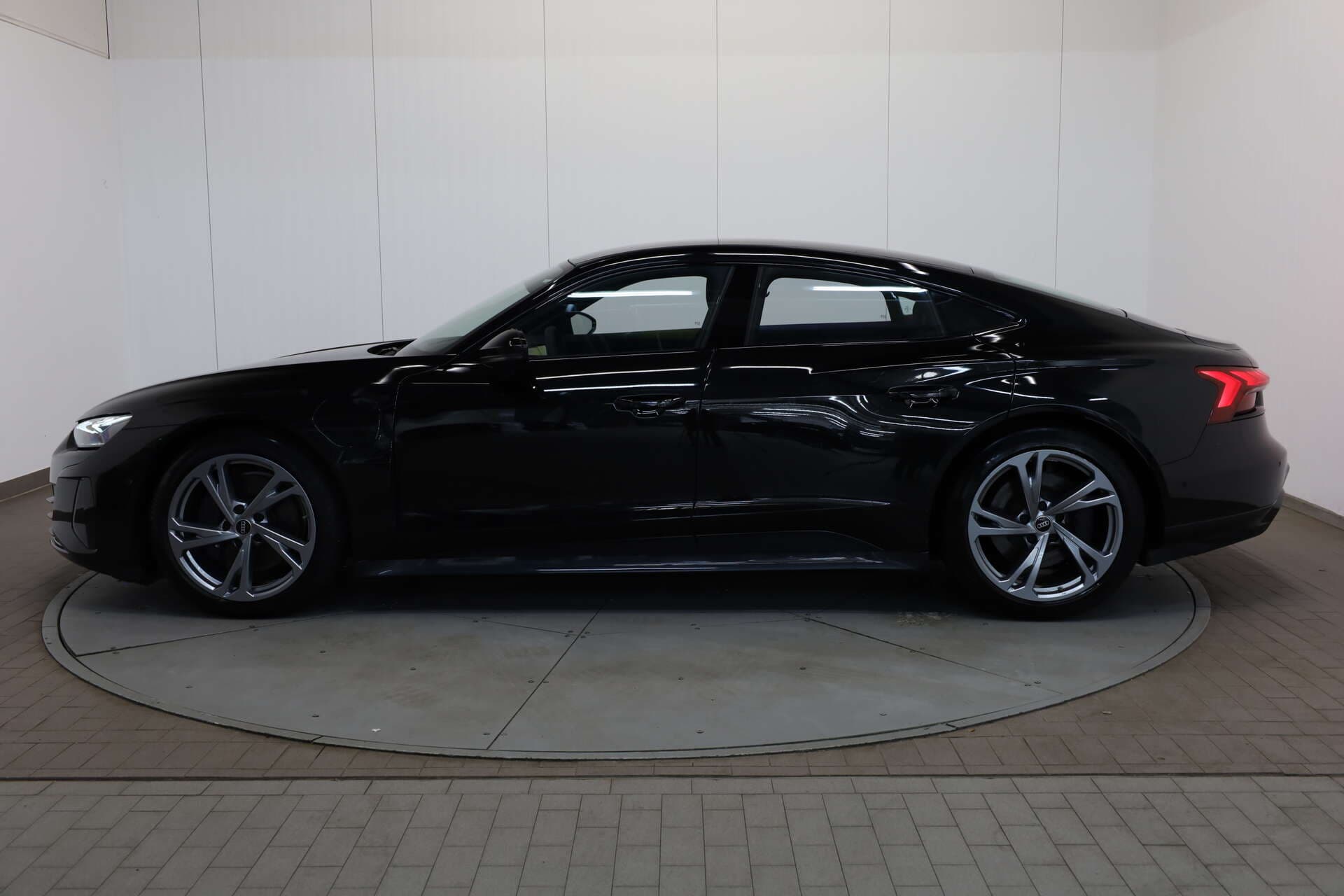 AUDI e-tron GT, photo 4 sur 17