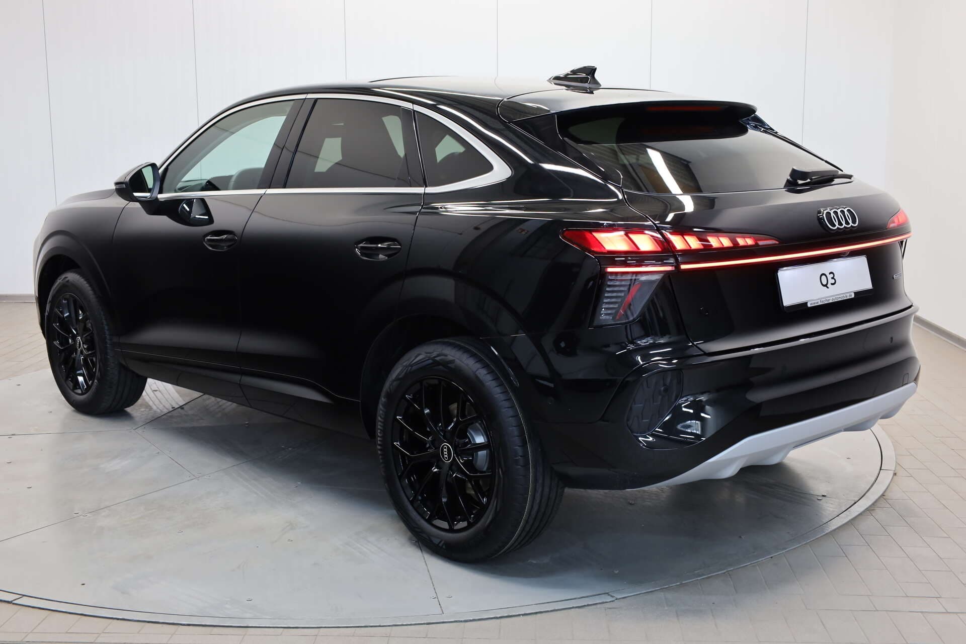 AUDI Q3 Sportback, photo 2 sur 17