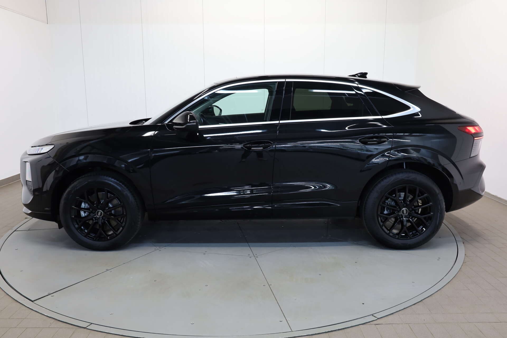 AUDI Q3 Sportback, photo 3 sur 17