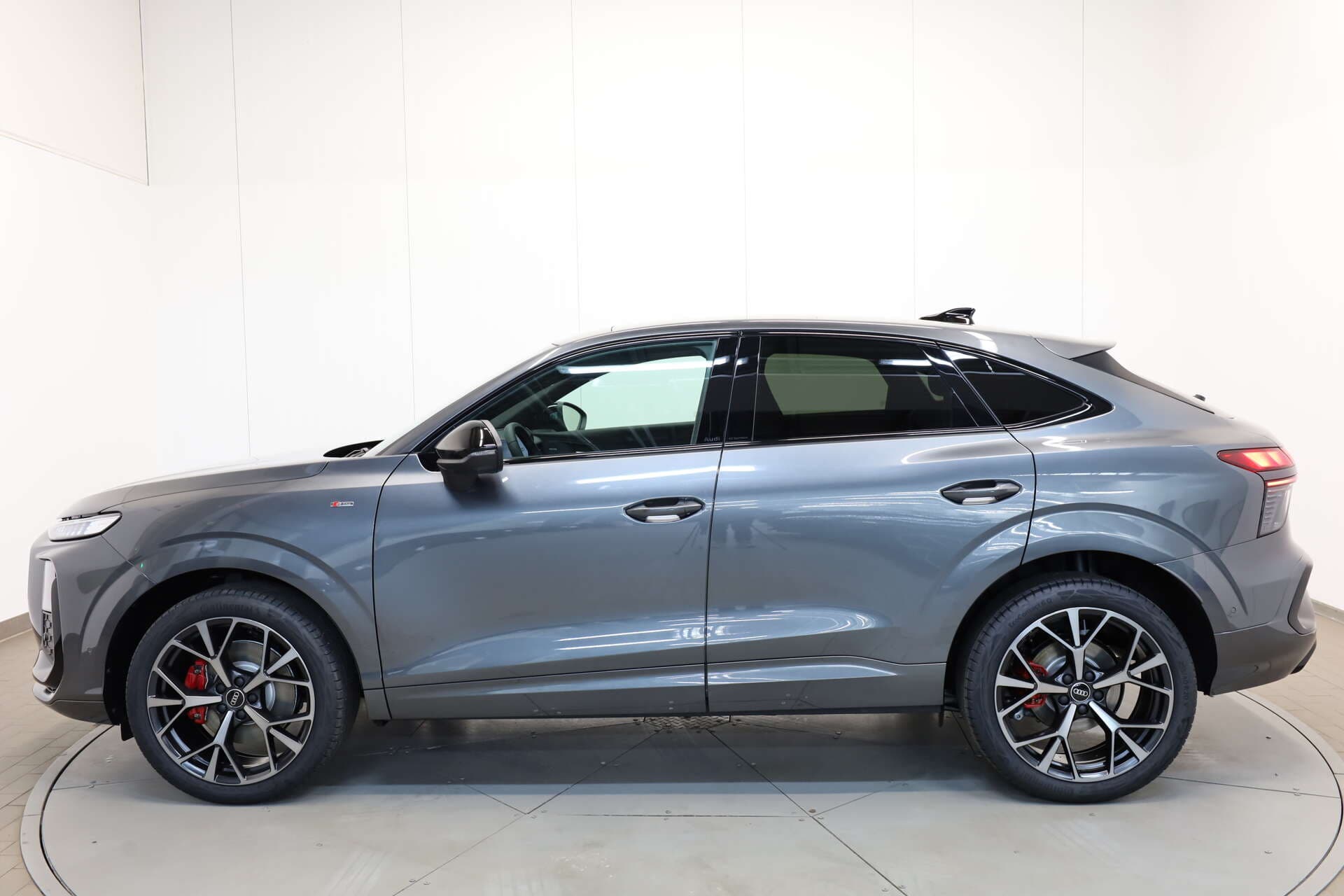 AUDI Q3 Sportback, photo 3 sur 17