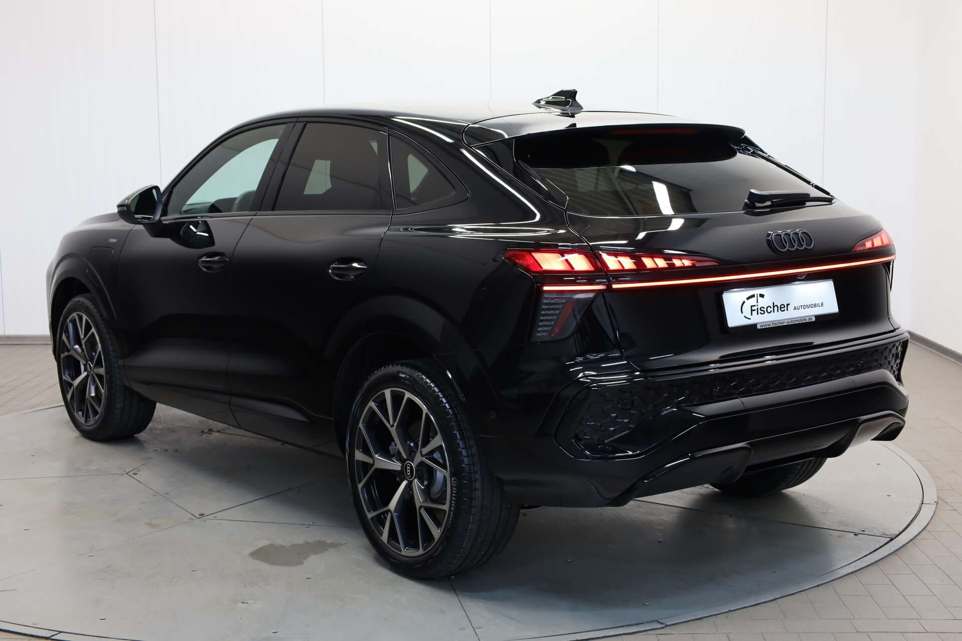 AUDI Q3 Sportback, photo 3 sur 17