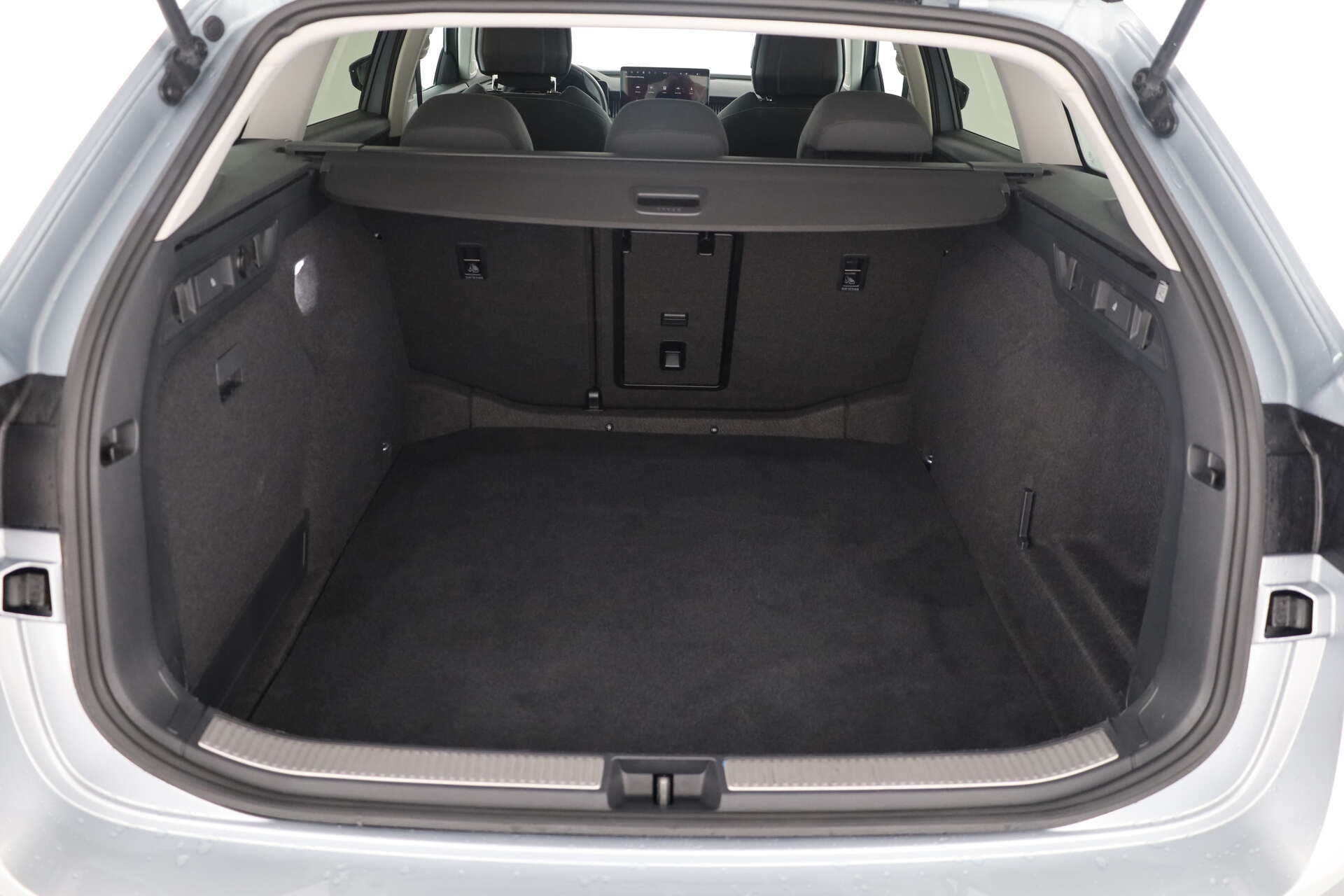 SKODA Superb Combi, photo 11 sur 17