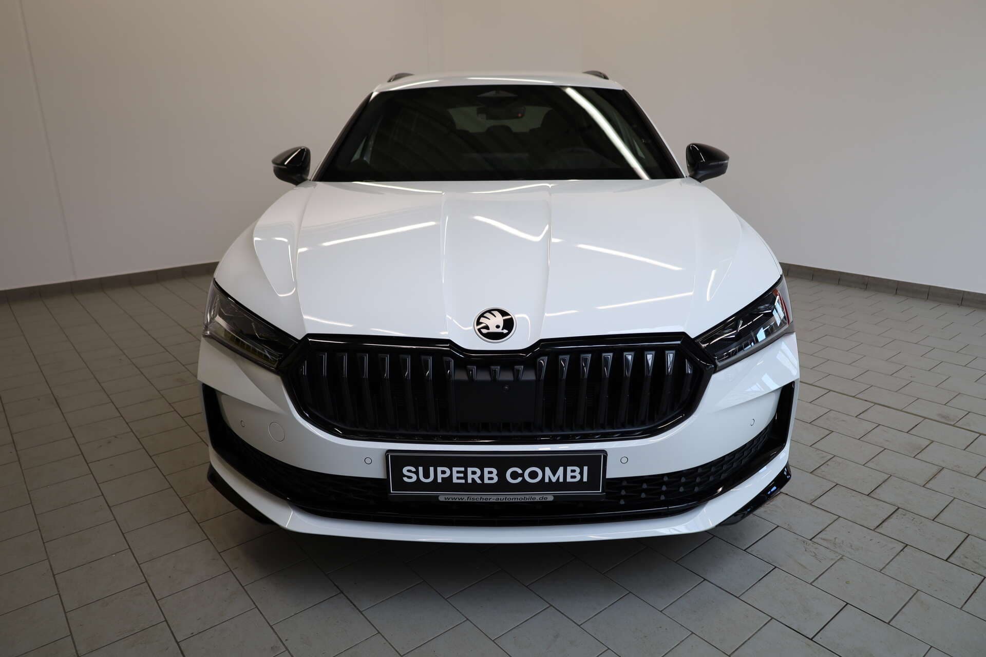 SKODA Superb Combi, photo 2 sur 17