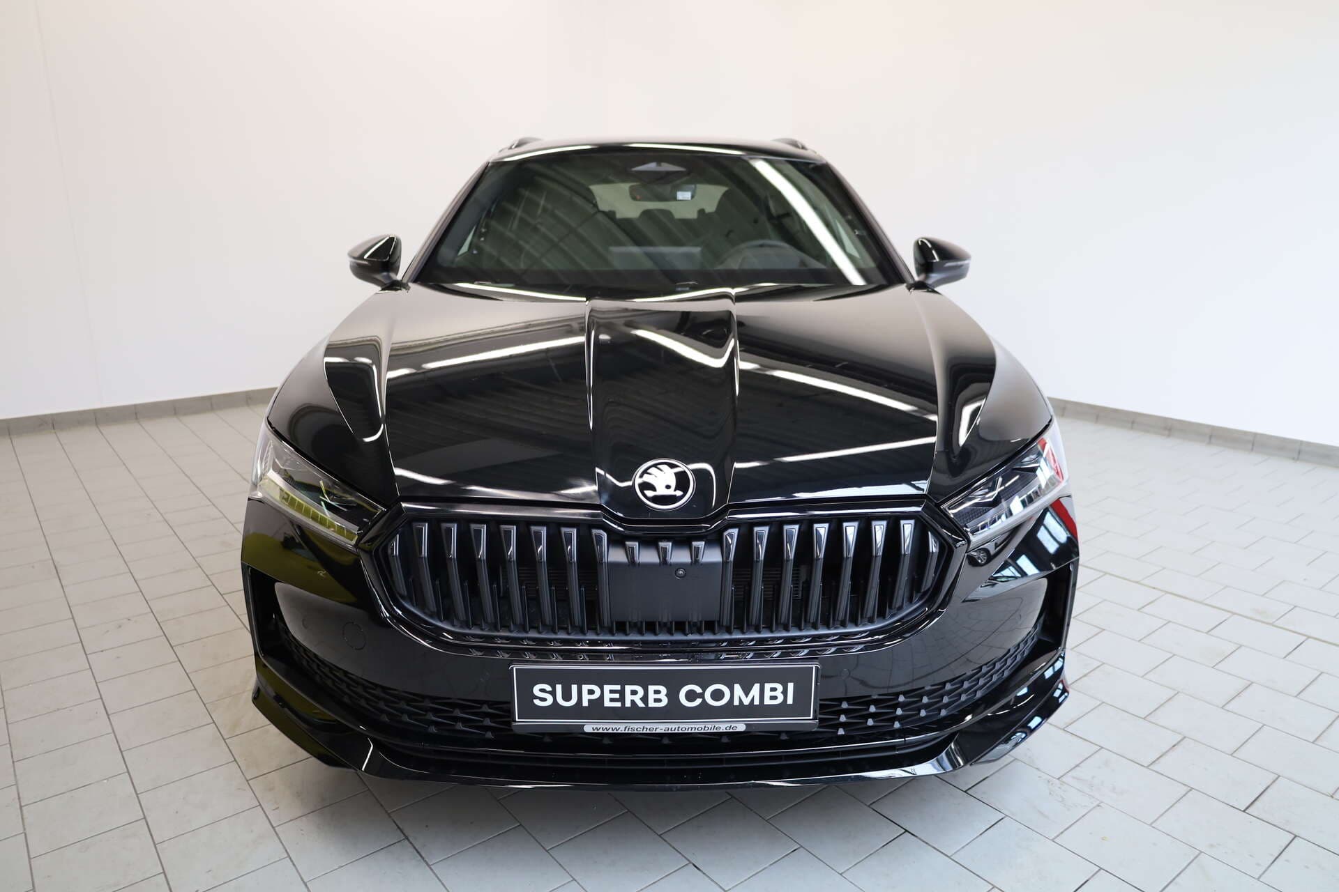 SKODA Superb Combi, photo 2 sur 17