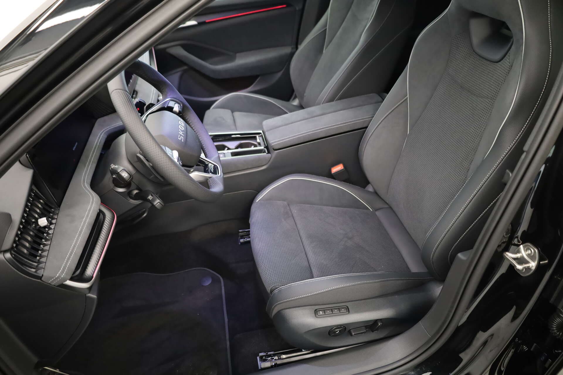 SKODA Superb Combi, photo 5 sur 17