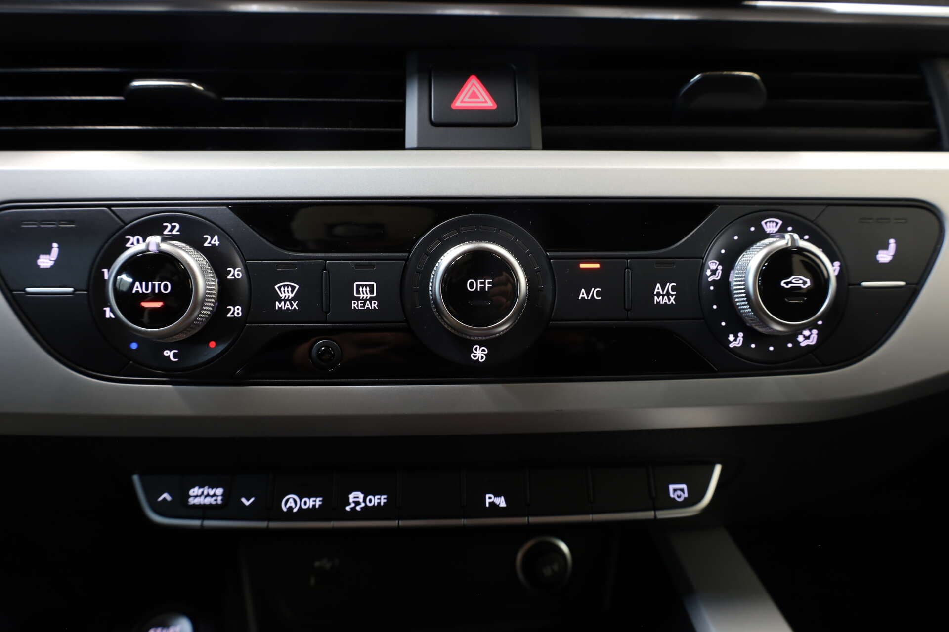 AUDI A4 Avant, photo 16 sur 17