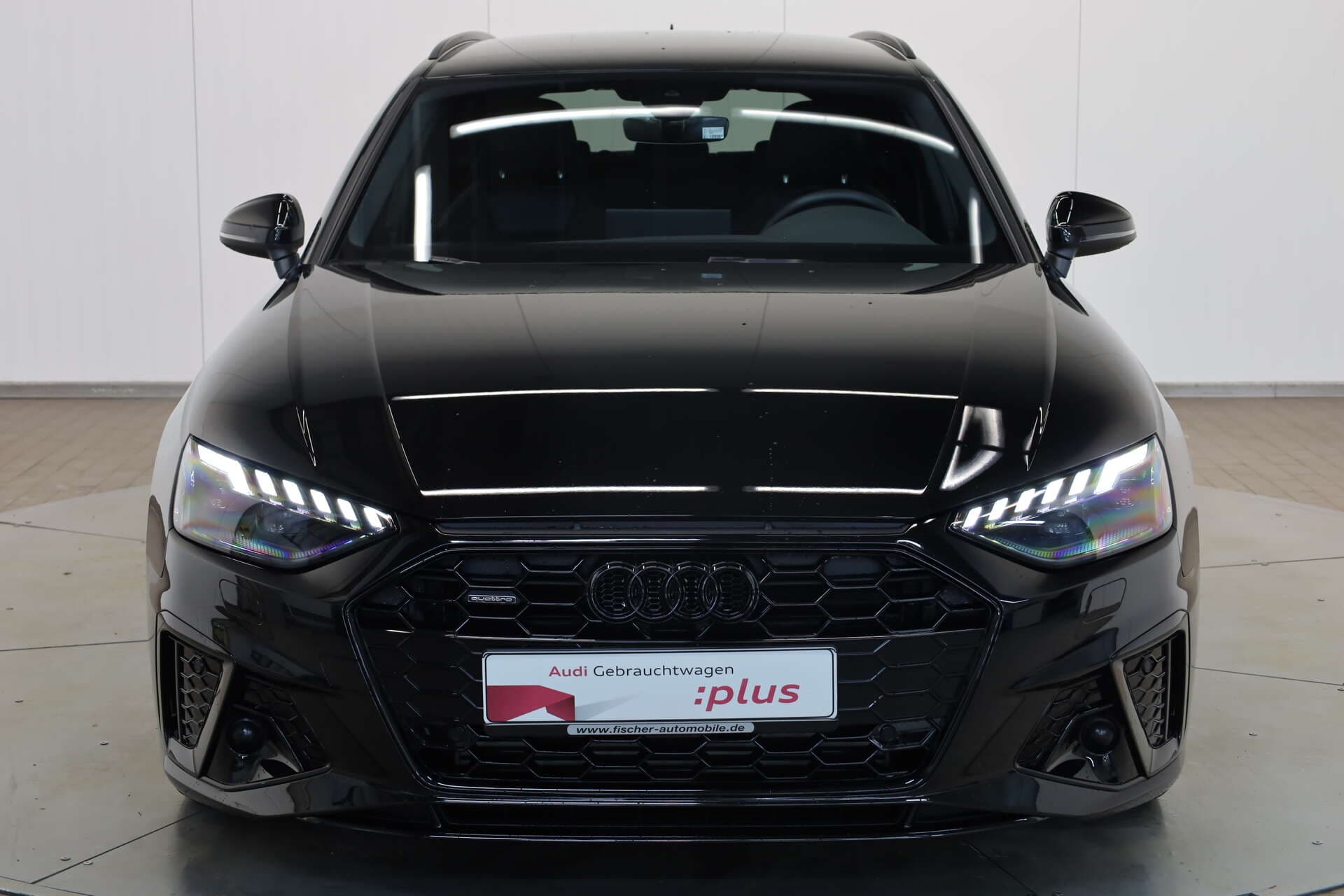 AUDI A4 Avant, photo 2 sur 17