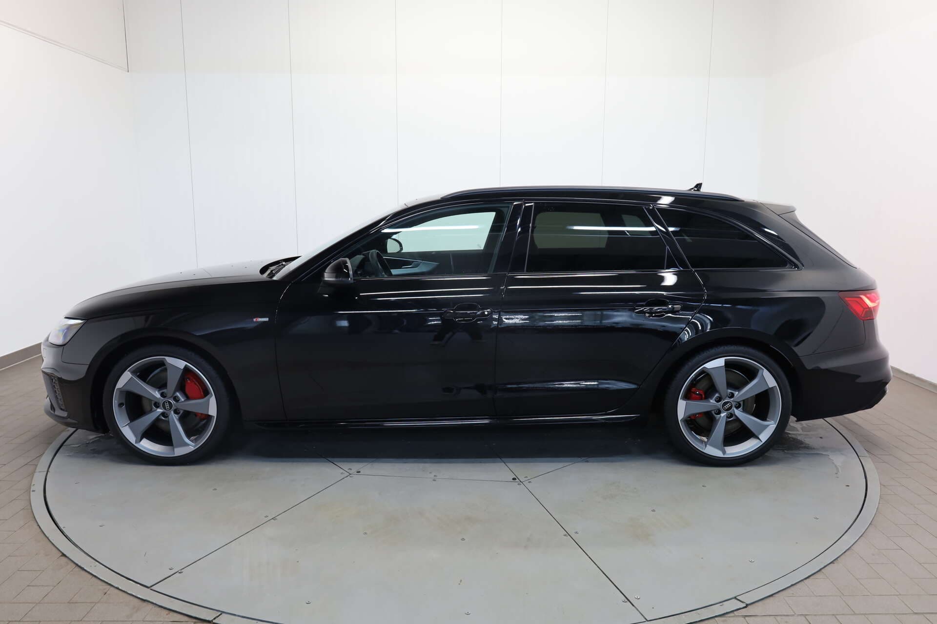 AUDI A4 Avant, photo 4 sur 17