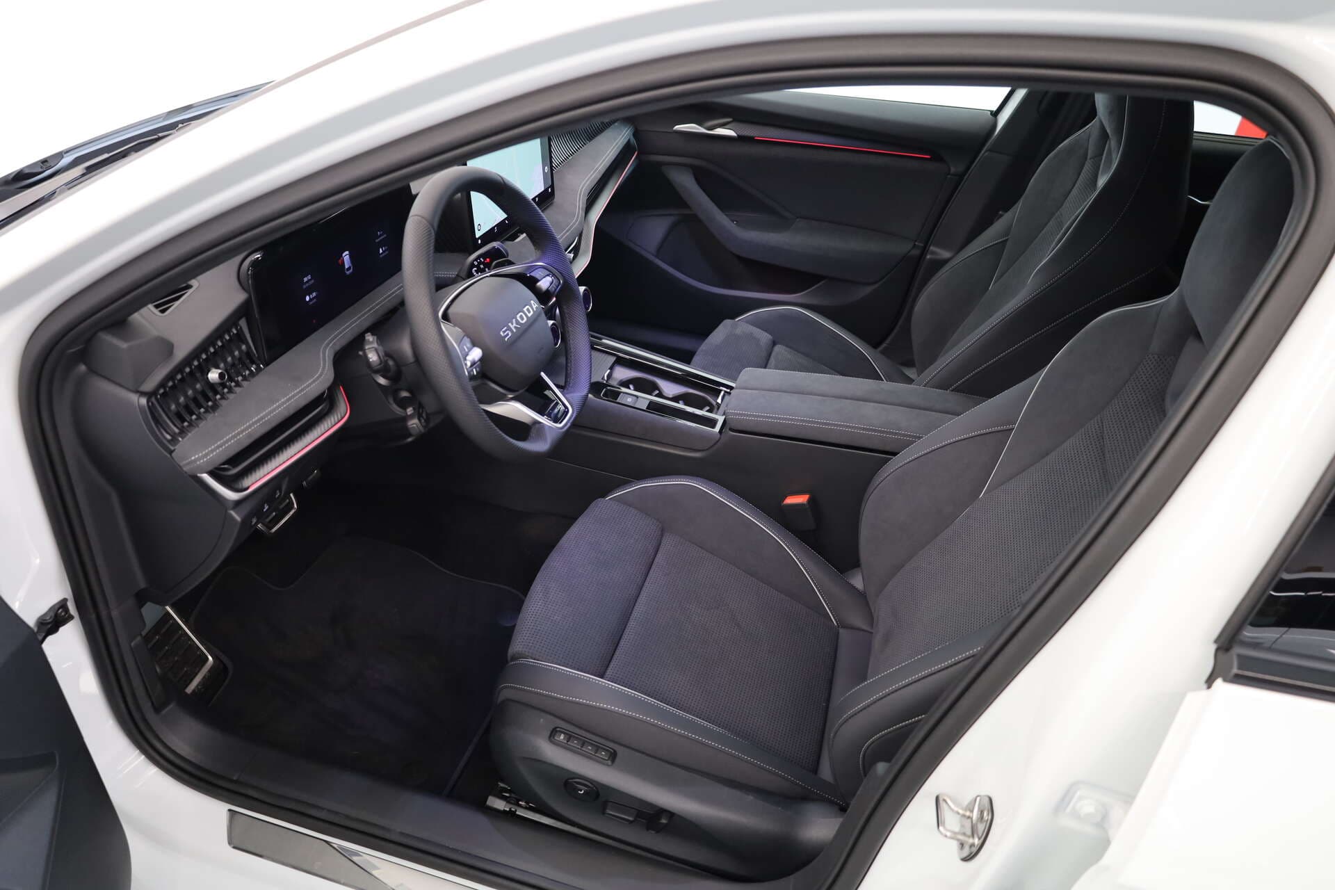 SKODA Superb Combi, photo 5 sur 13