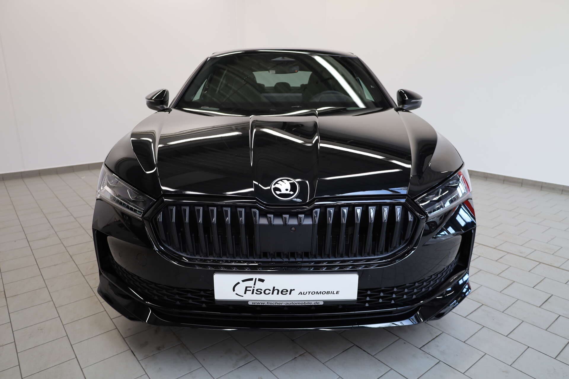 SKODA Superb, photo 2 sur 17