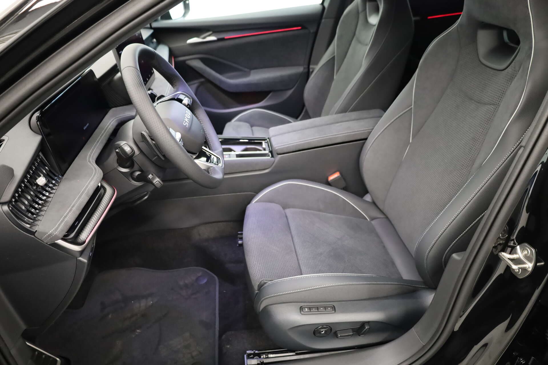 SKODA Superb, photo 5 sur 17