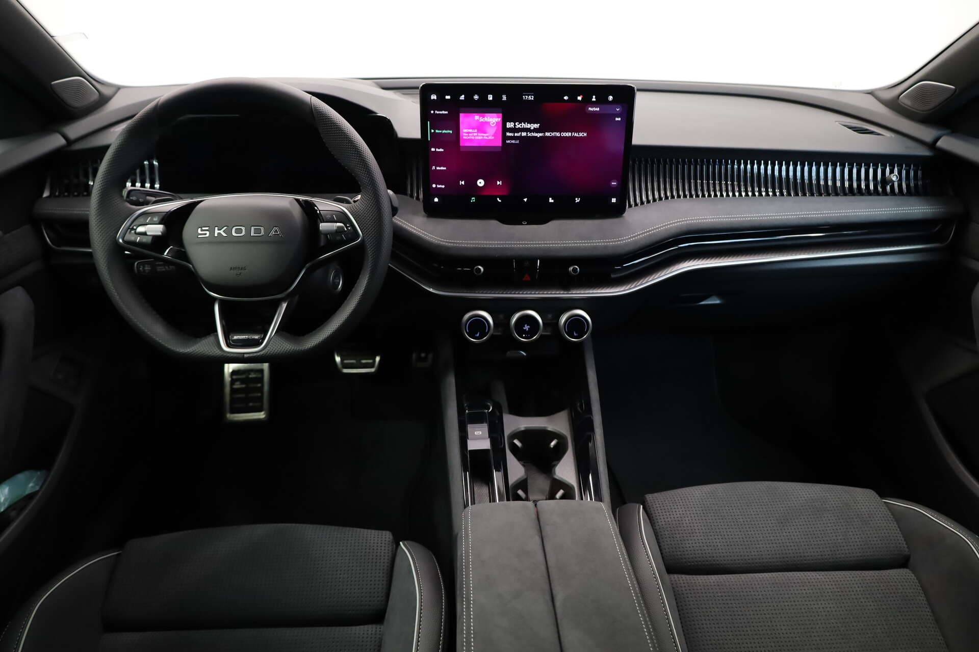 SKODA Superb, photo 6 sur 17