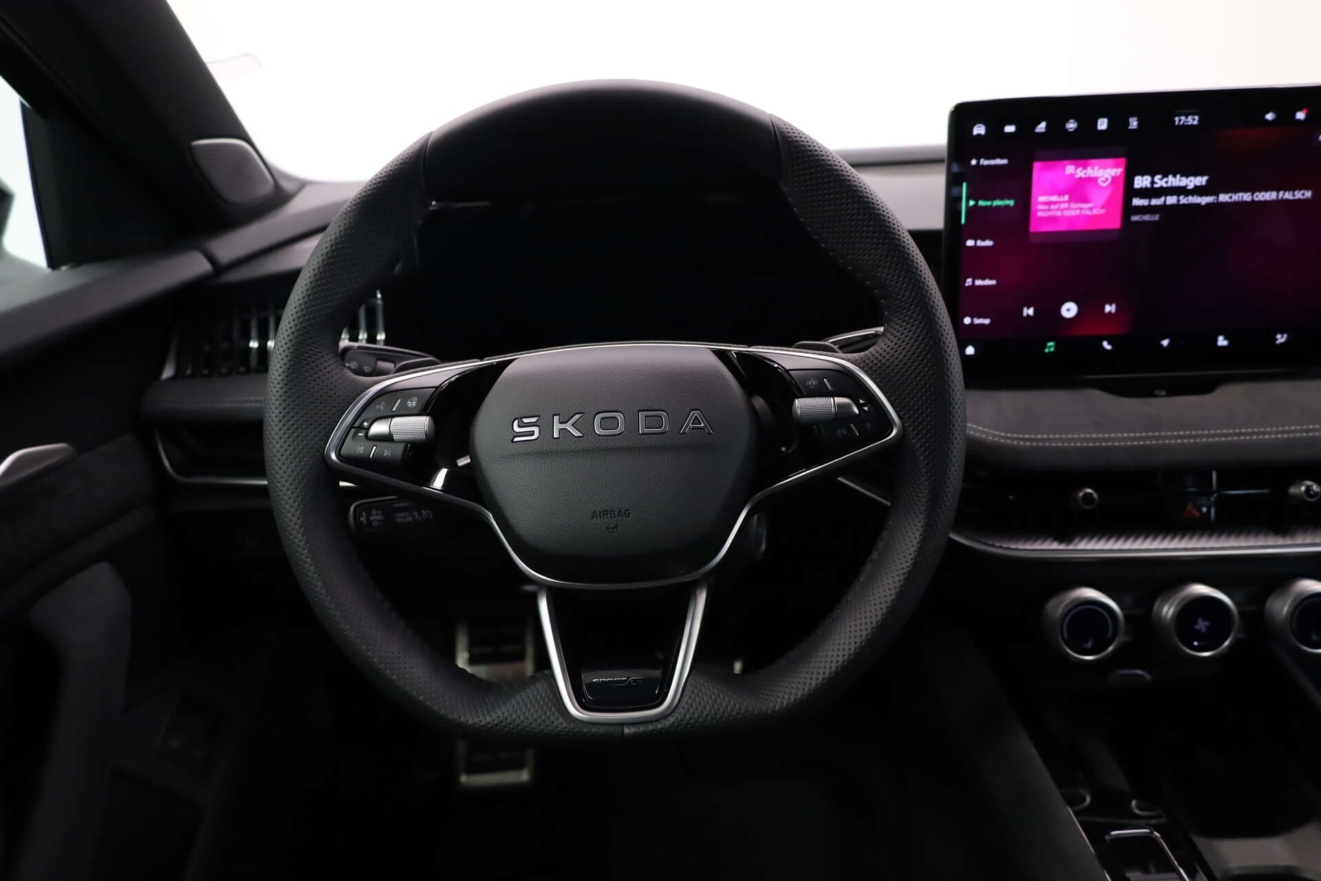 SKODA Superb, photo 7 sur 17