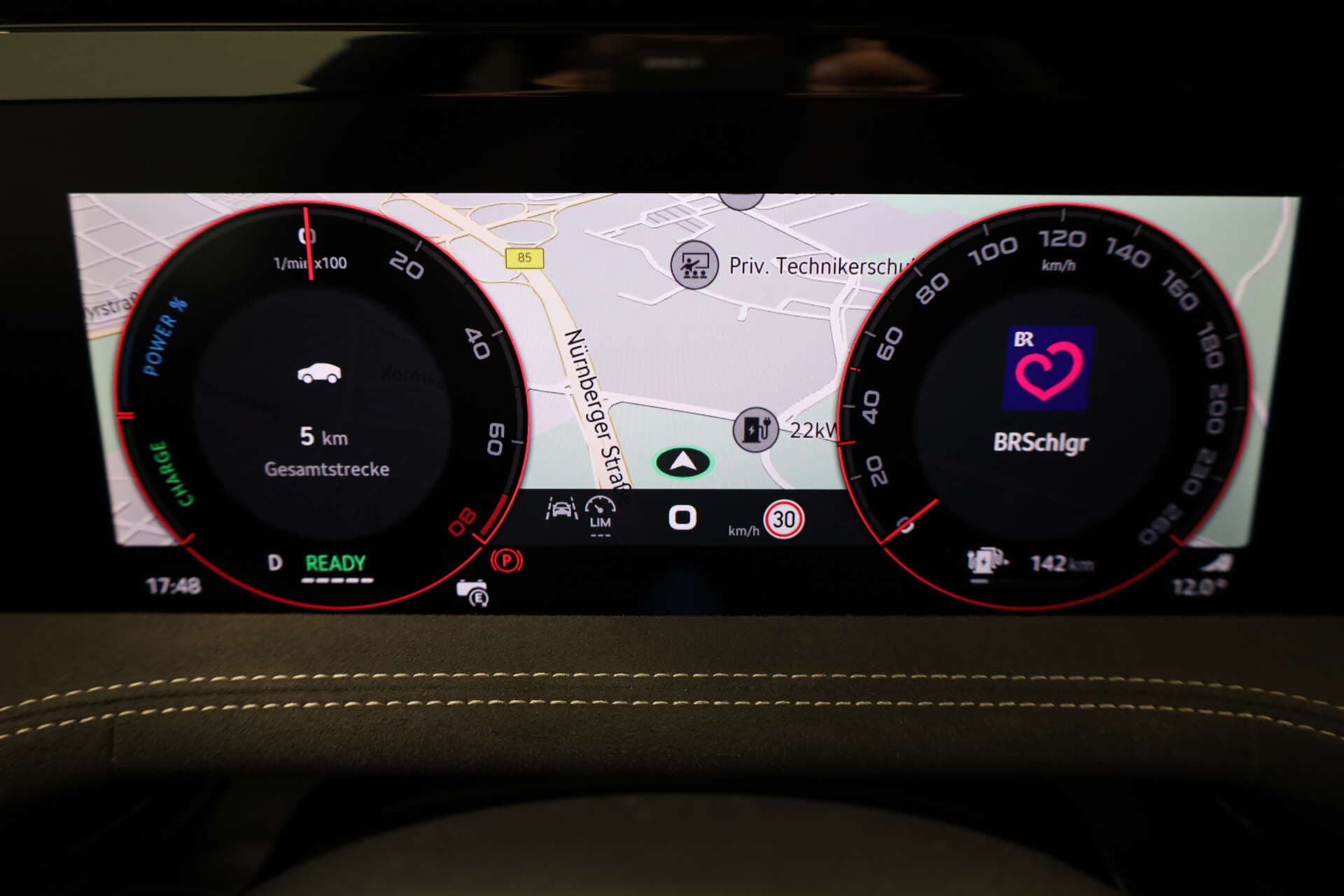 SKODA Superb, photo 8 sur 17
