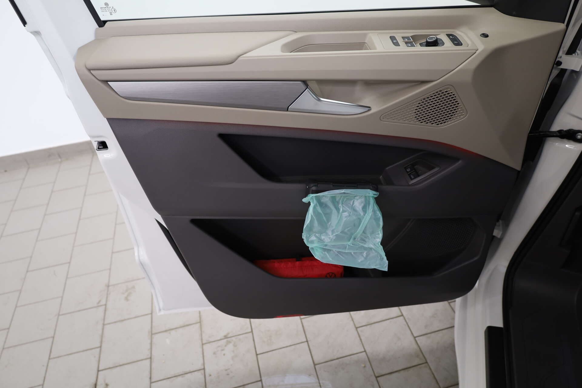 VOLKSWAGEN NUTZFAHRZEUGE T7 Multivan LÜ, photo 12 sur 16