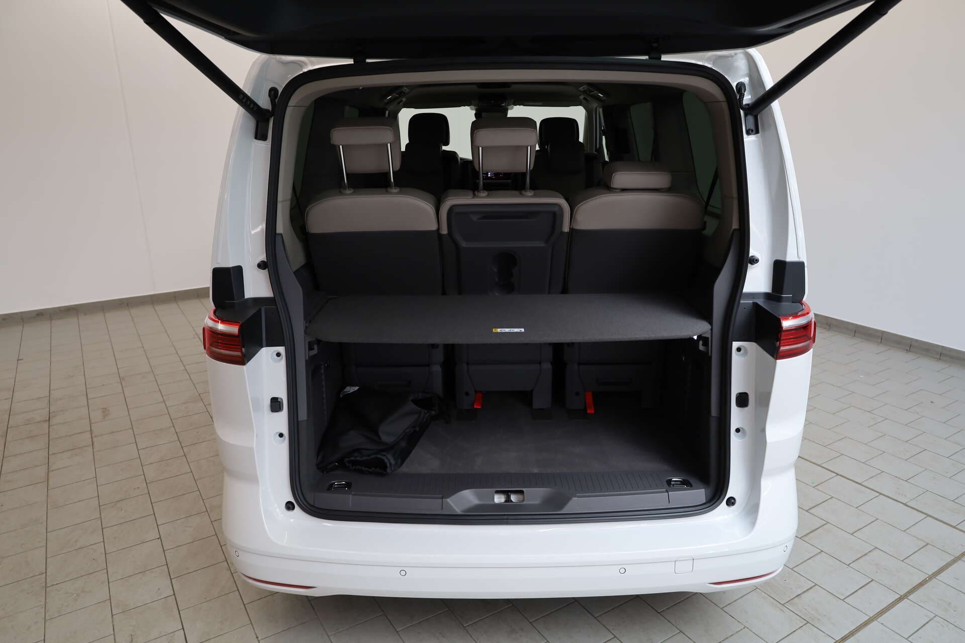 VOLKSWAGEN NUTZFAHRZEUGE T7 Multivan LÜ, photo 14 sur 16