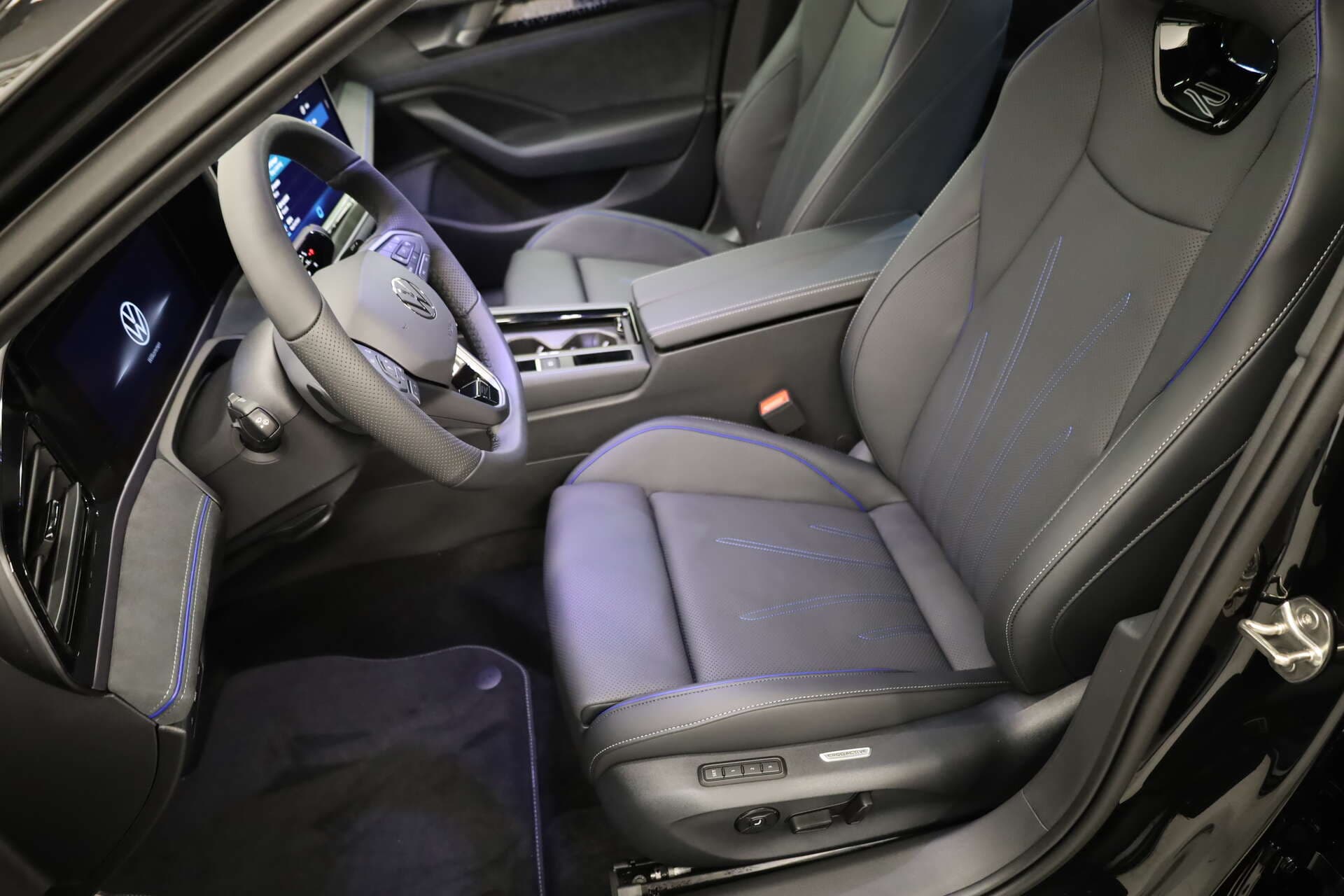 VOLKSWAGEN Passat, photo 4 sur 17