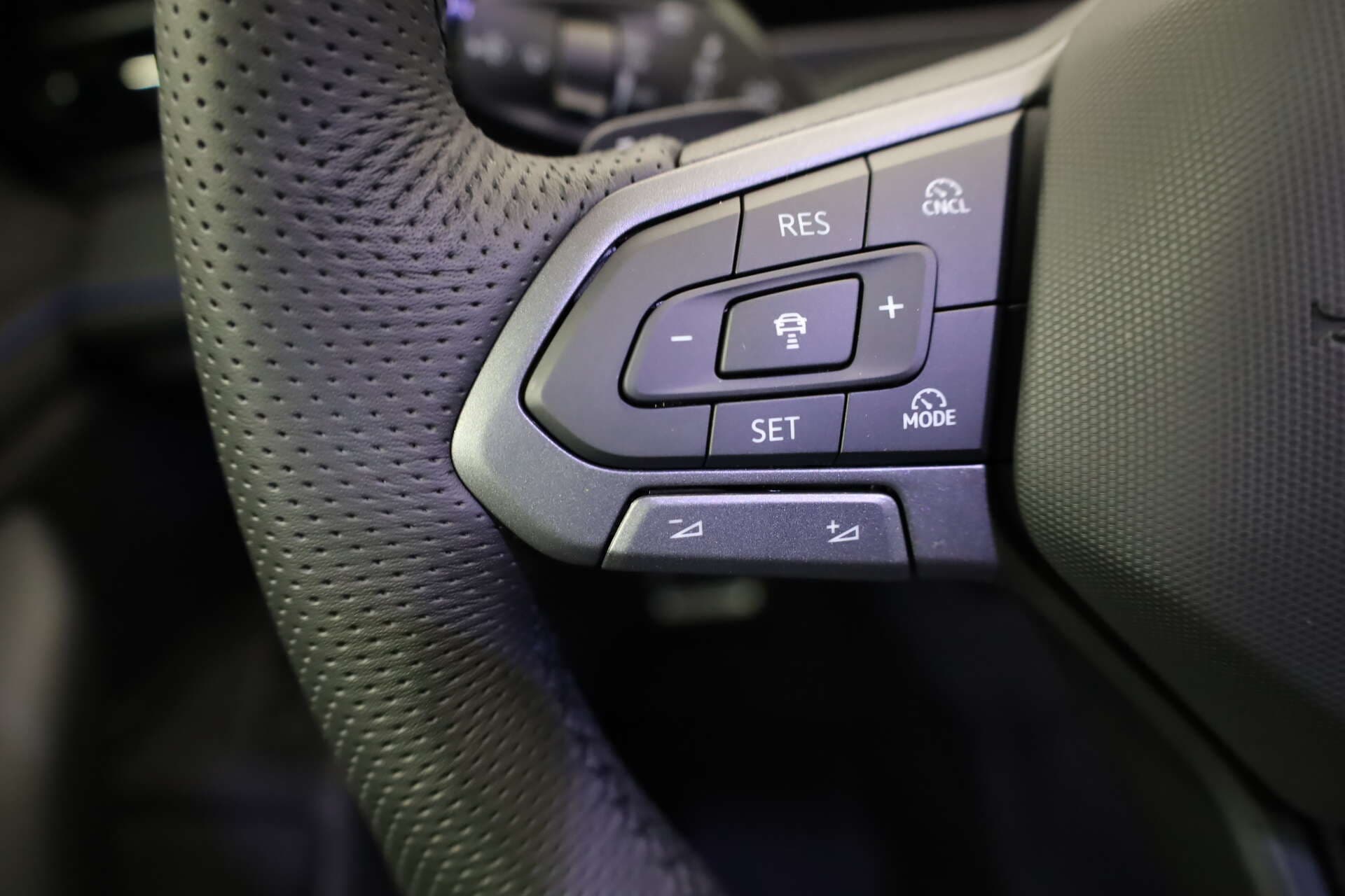 VOLKSWAGEN Passat, photo 8 sur 17