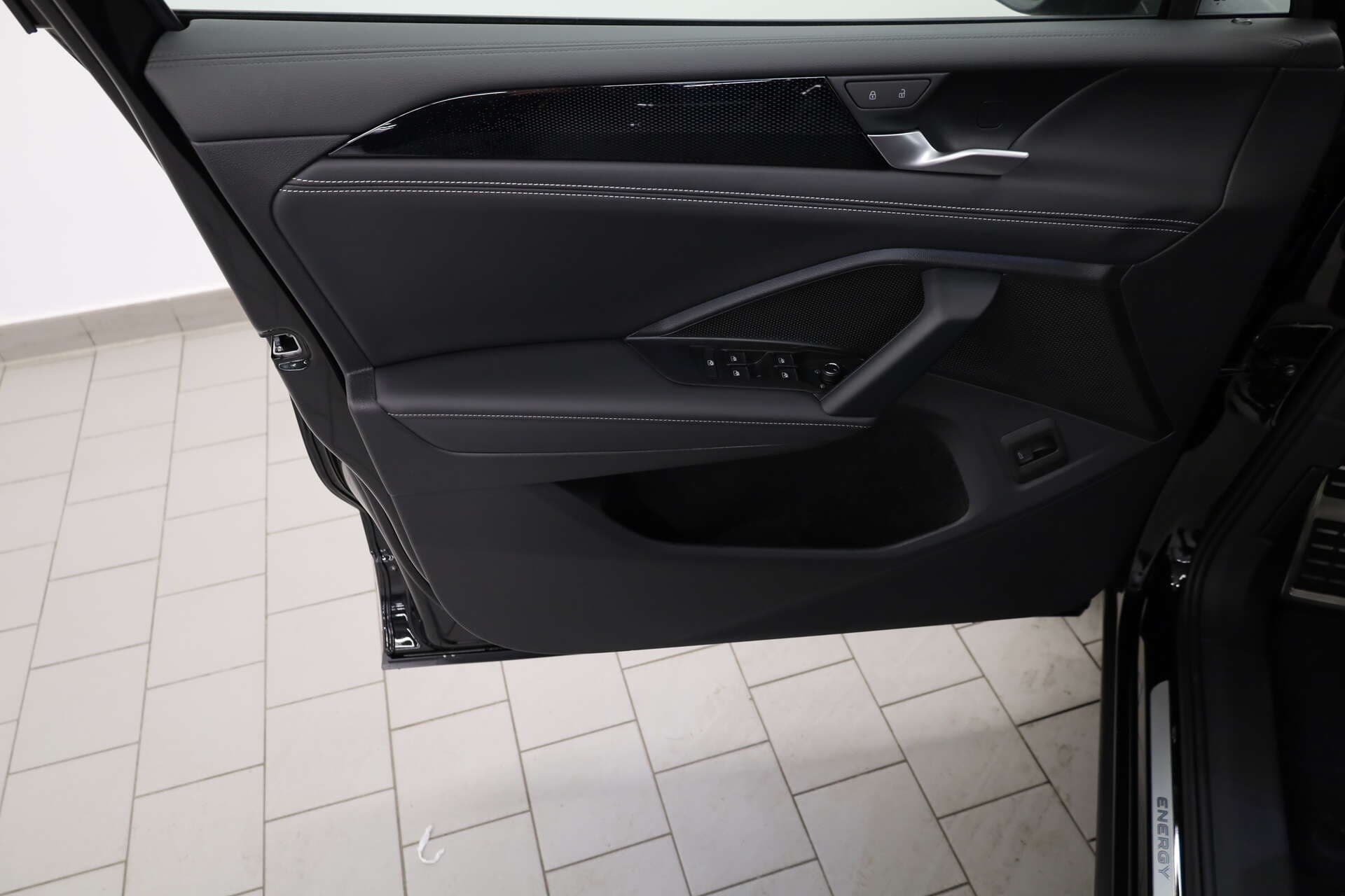 VOLKSWAGEN Tiguan, photo 12 sur 17