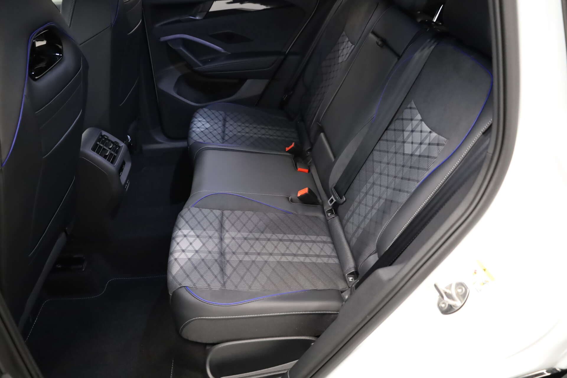 VOLKSWAGEN Tiguan, photo 14 sur 17