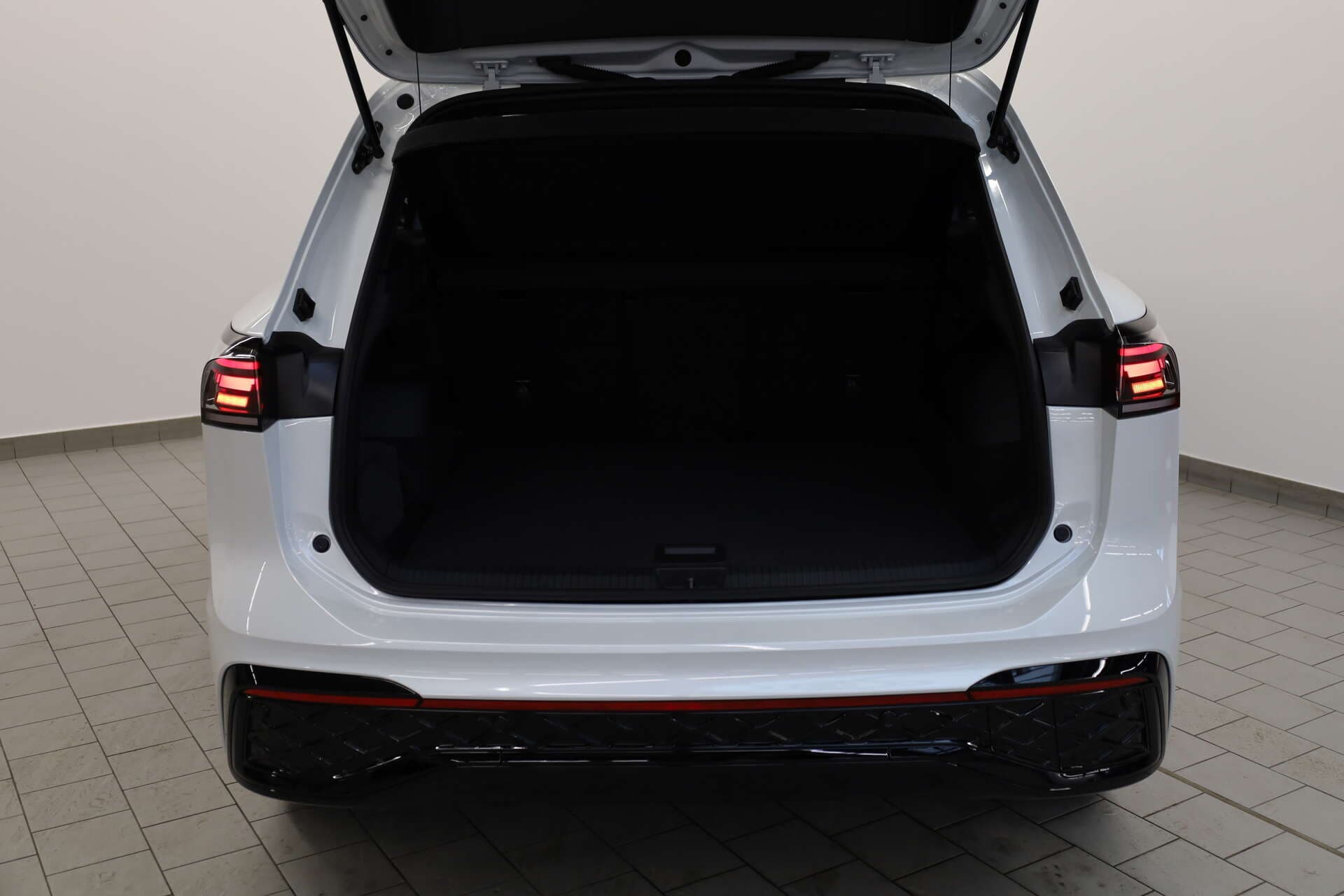 VOLKSWAGEN Tiguan, photo 15 sur 17