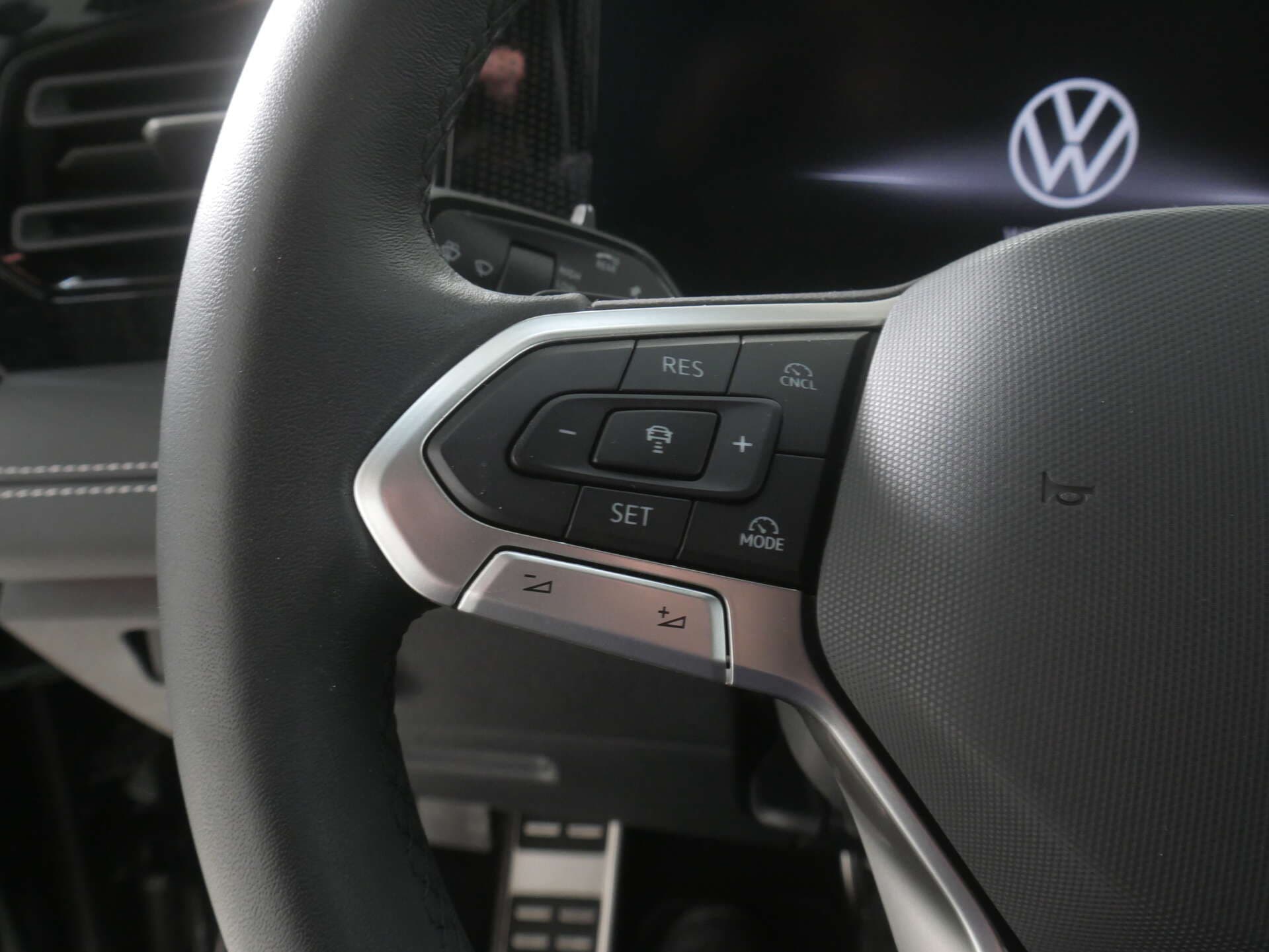 VOLKSWAGEN Tiguan, photo 12 sur 17