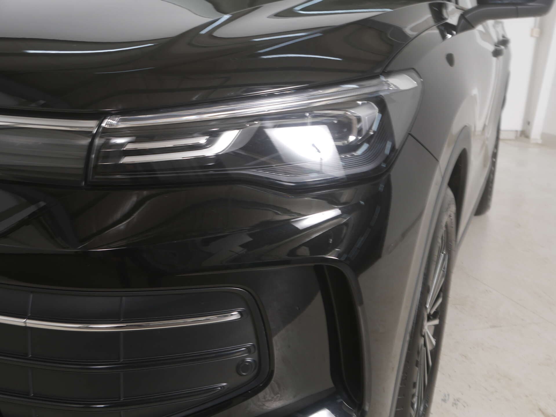 VOLKSWAGEN Tiguan, photo 2 sur 17