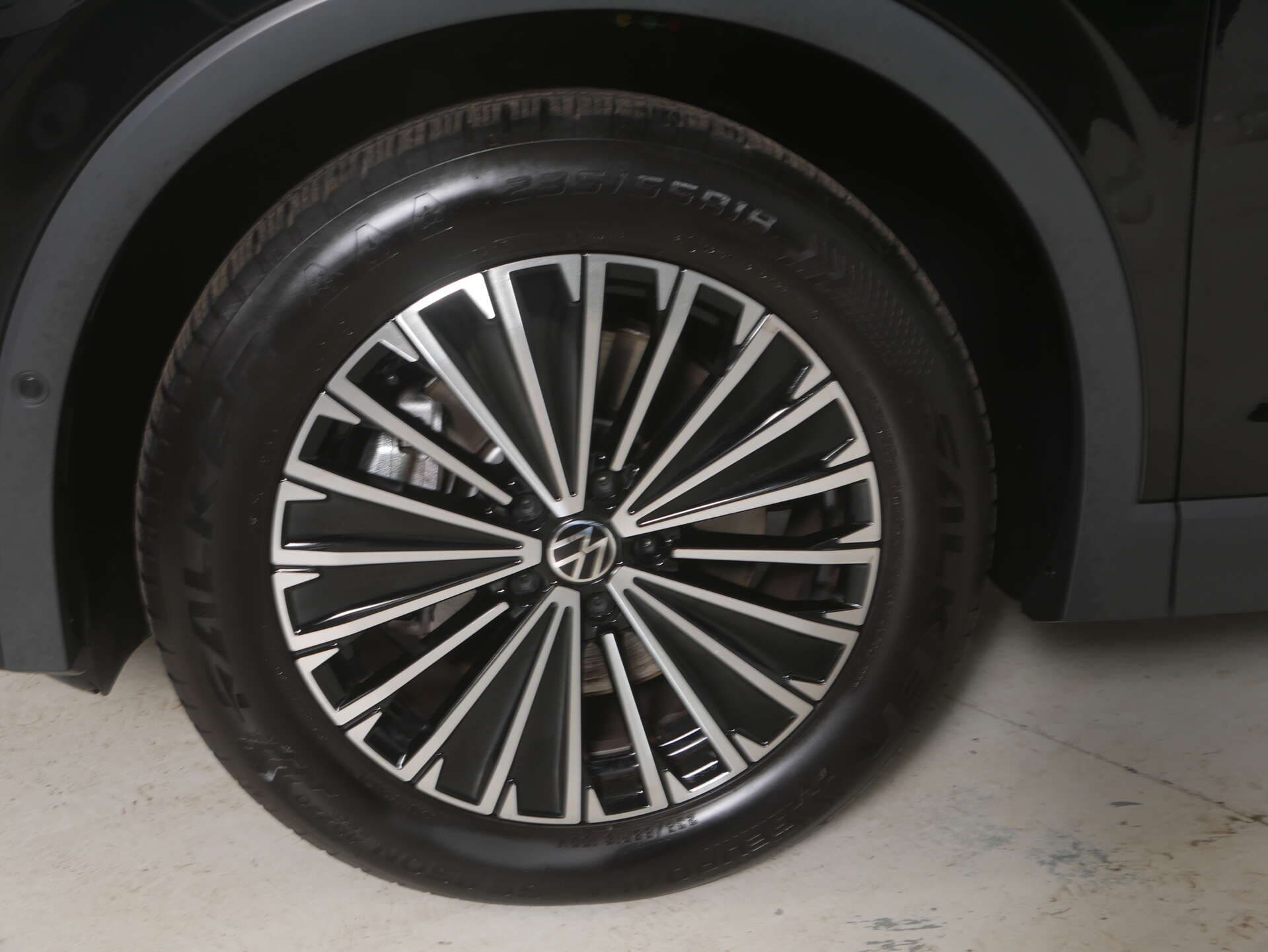 VOLKSWAGEN Tiguan, photo 3 sur 17