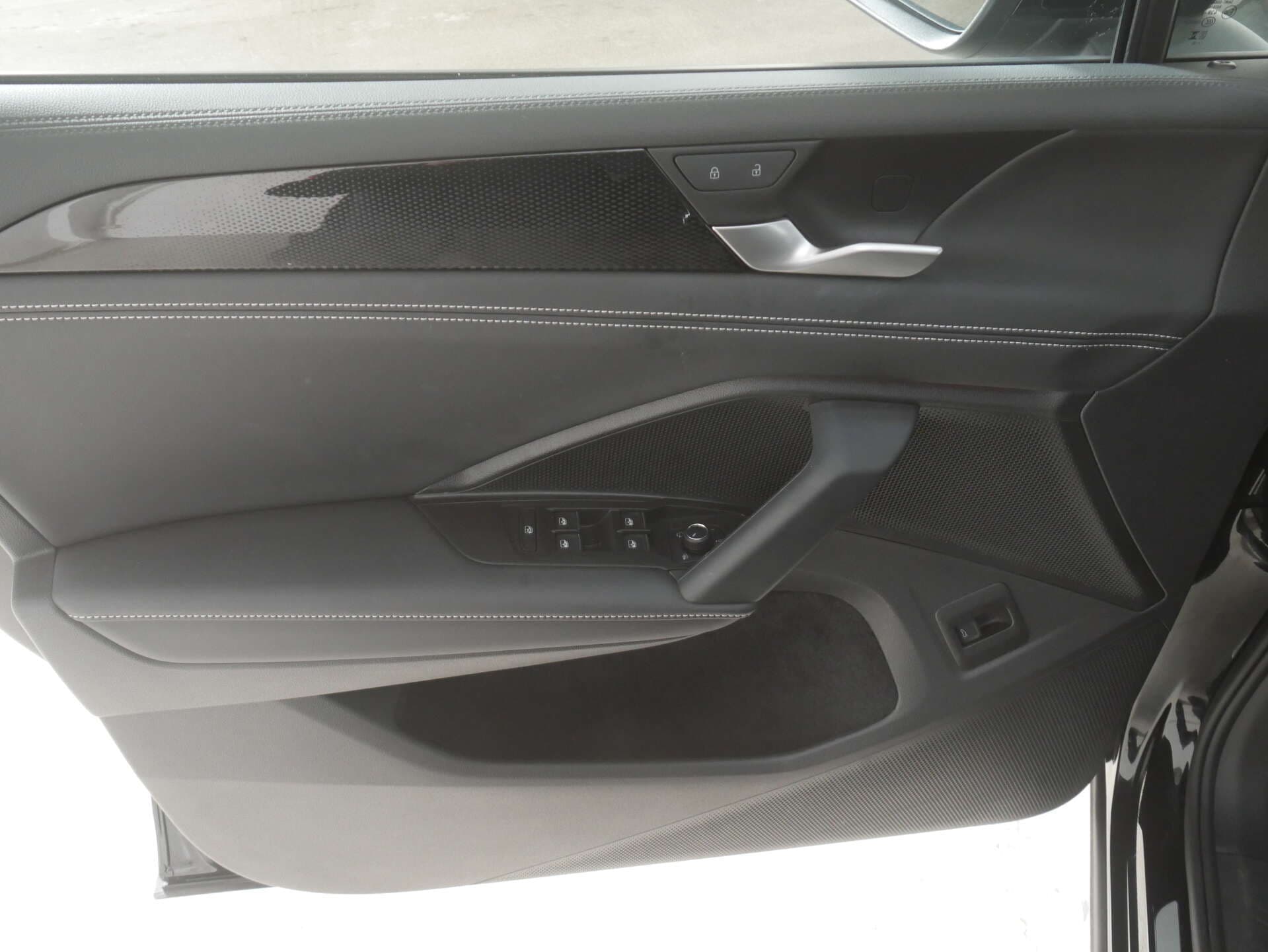 VOLKSWAGEN Tiguan, photo 8 sur 17