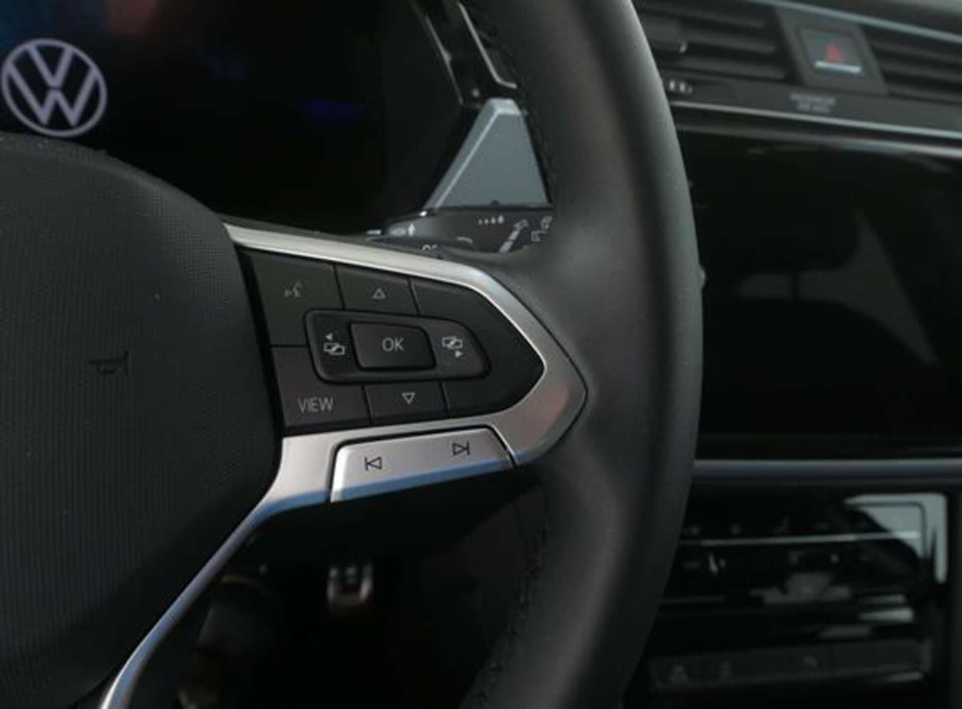 VOLKSWAGEN Touran, photo 11 sur 17