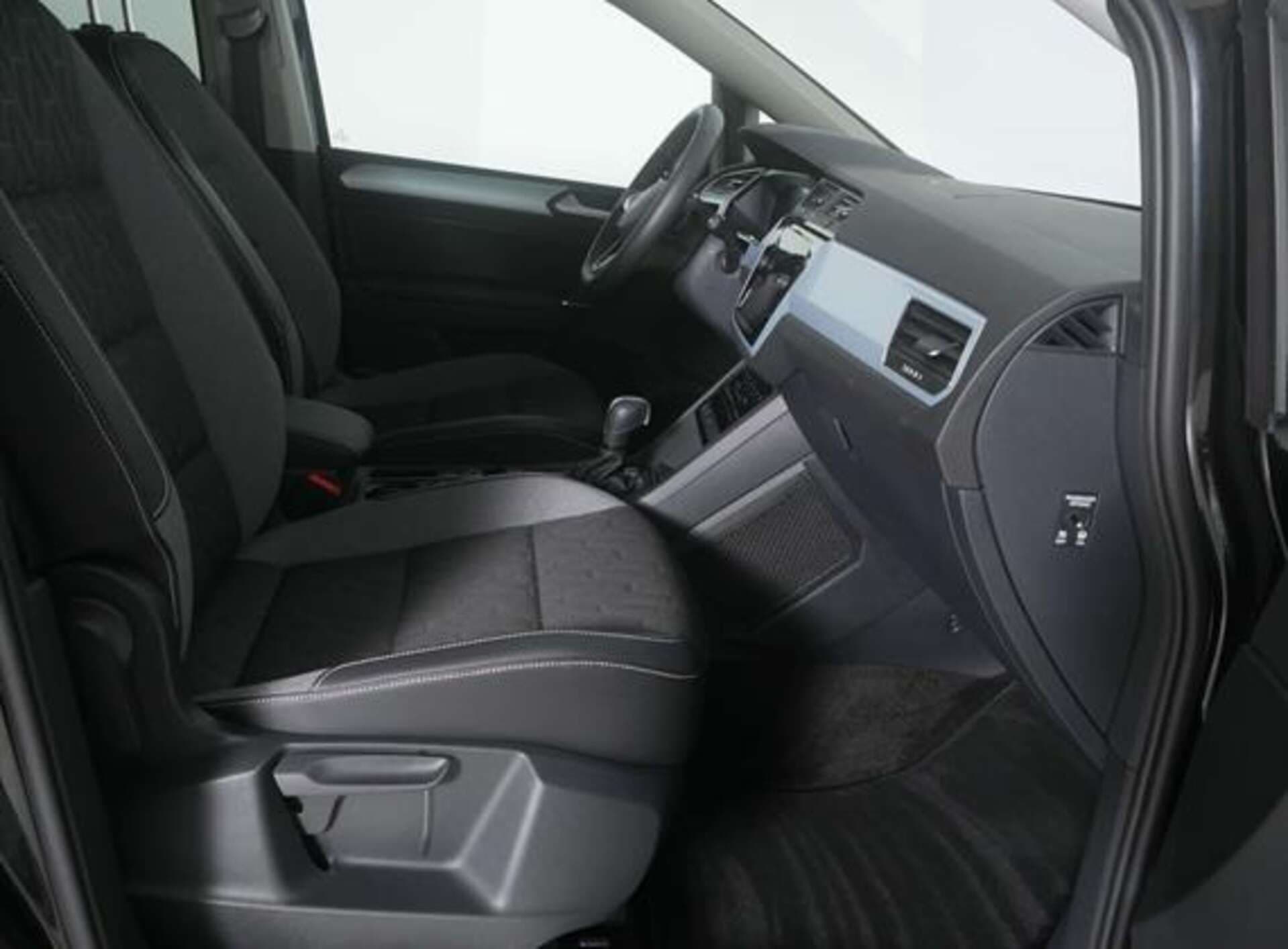 VOLKSWAGEN Touran, photo 15 sur 17
