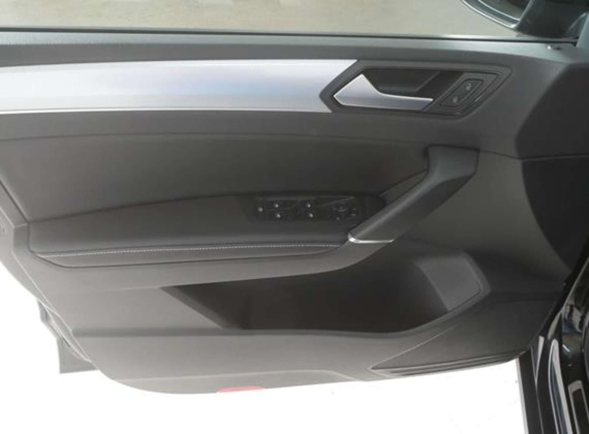 VOLKSWAGEN Touran, photo 16 sur 17