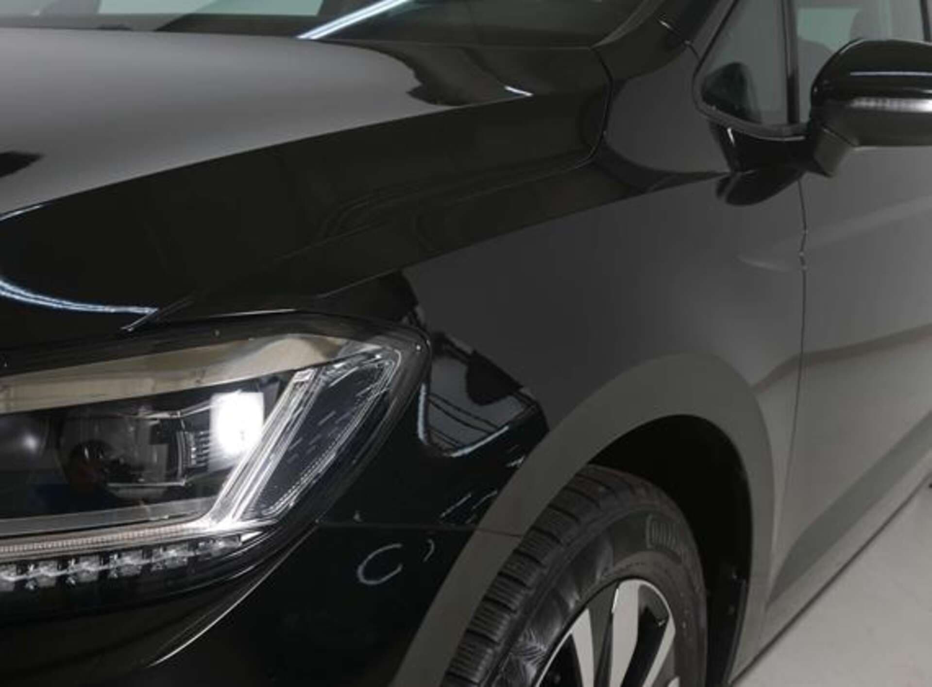 VOLKSWAGEN Touran, photo 1 sur 17
