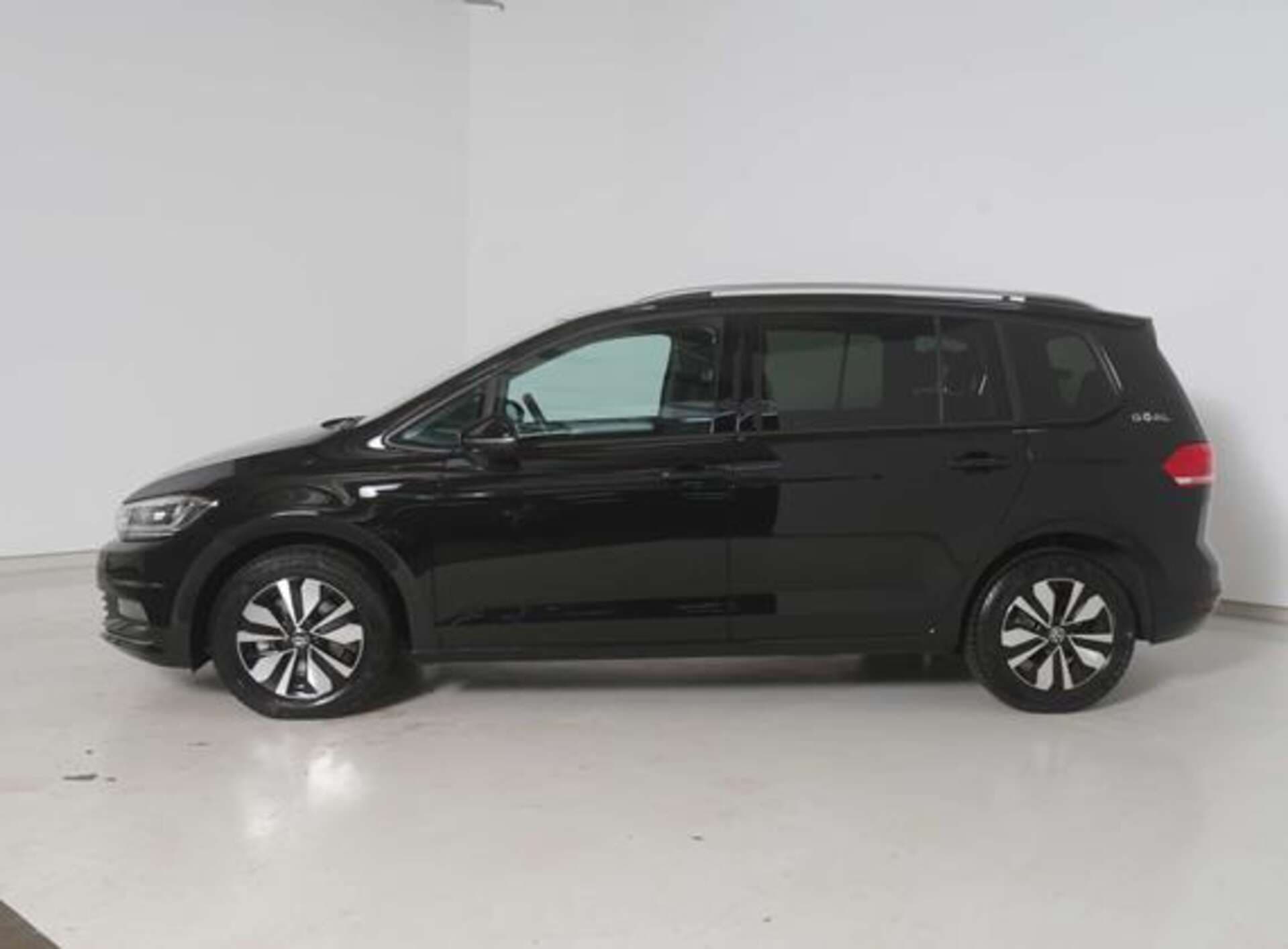 VOLKSWAGEN Touran, photo 3 sur 17