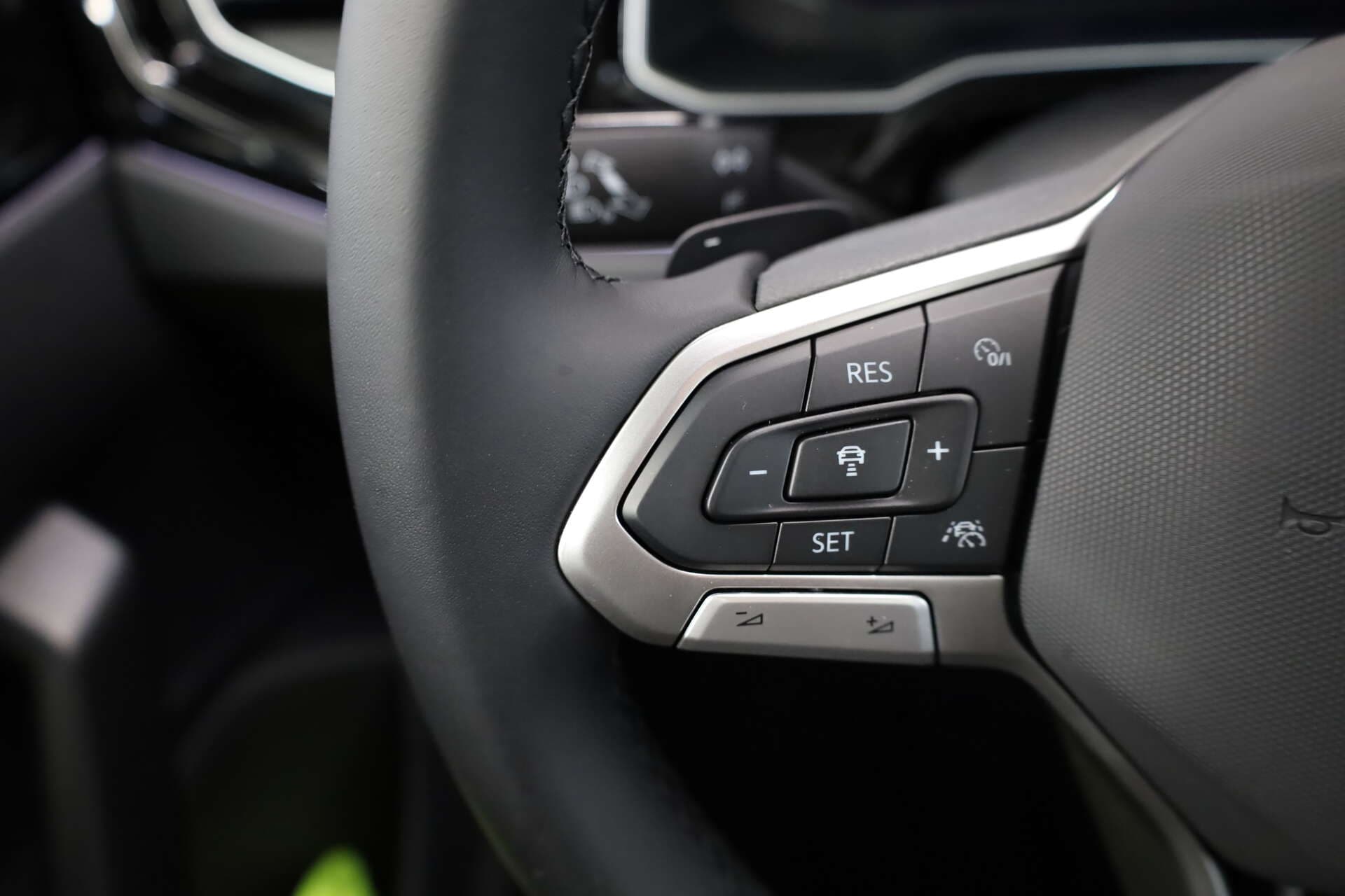 VOLKSWAGEN Polo, photo 8 sur 16