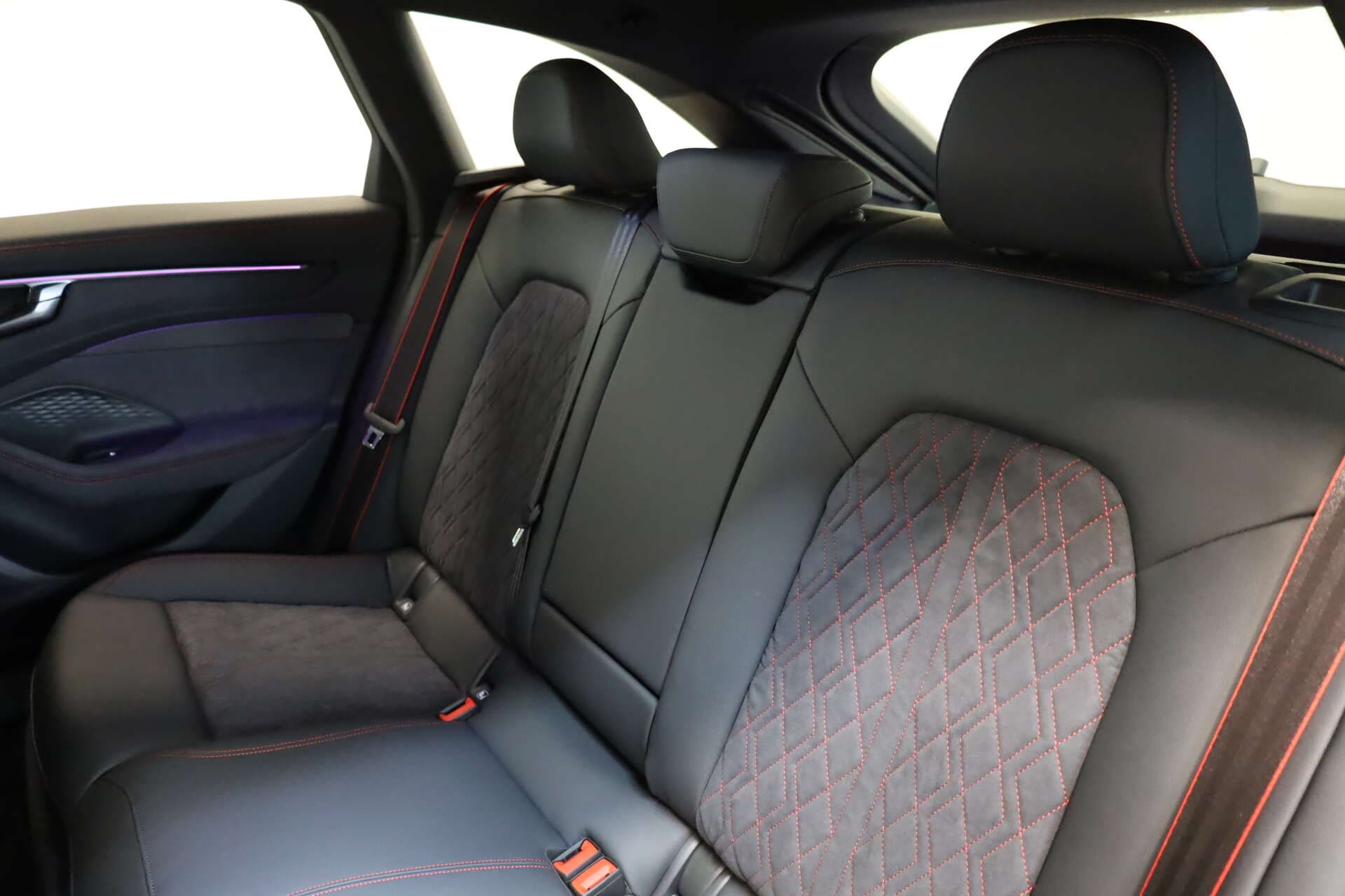 AUDI A6 Avant, photo 10 sur 17