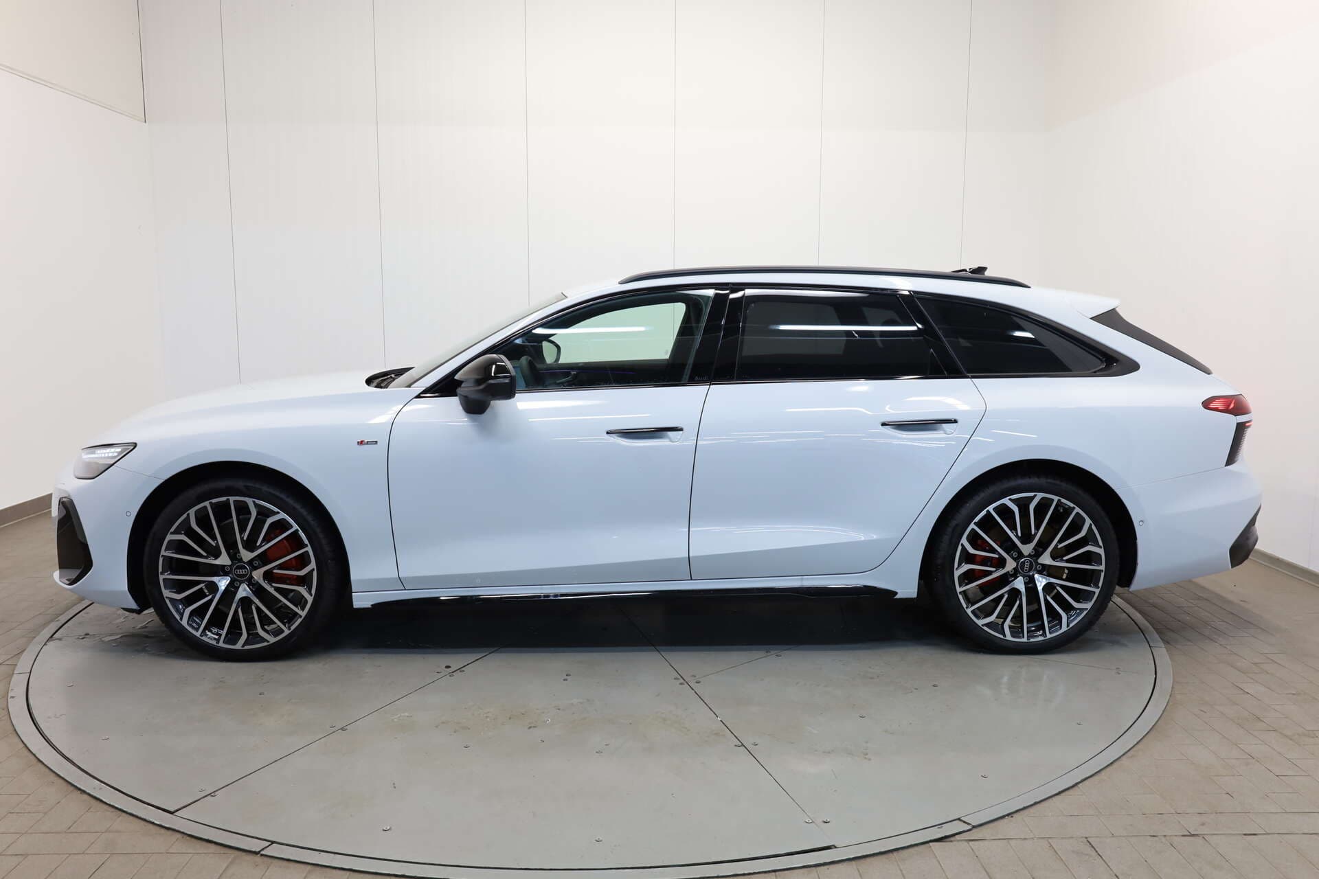AUDI A6 Avant, photo 4 sur 17