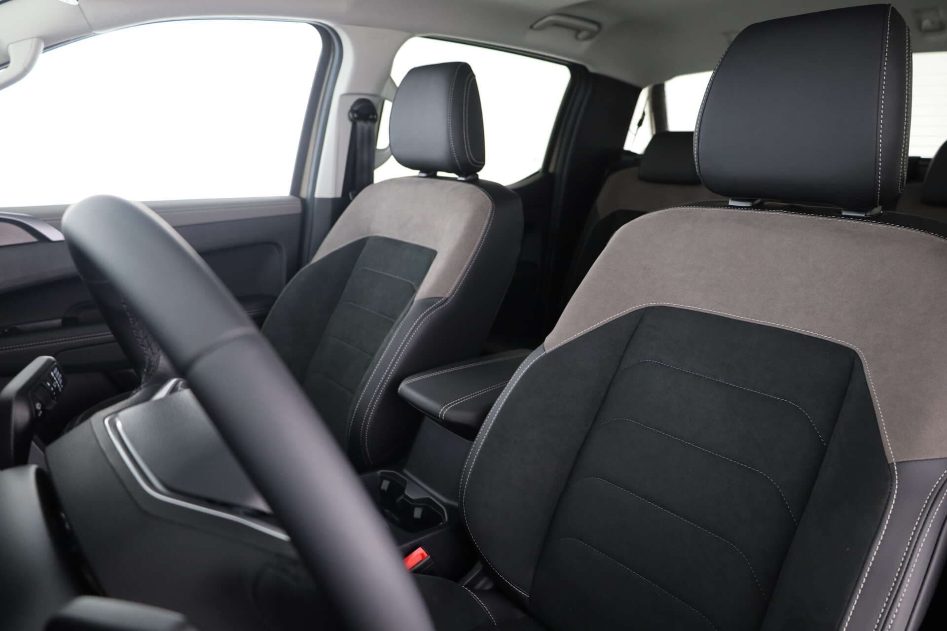 VOLKSWAGEN NUTZFAHRZEUGE Amarok, photo 9 sur 17