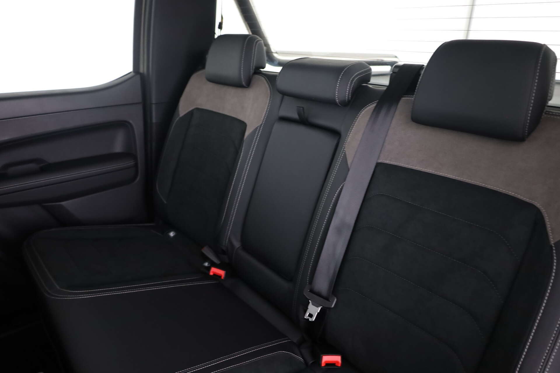 VOLKSWAGEN NUTZFAHRZEUGE Amarok, photo 10 sur 17