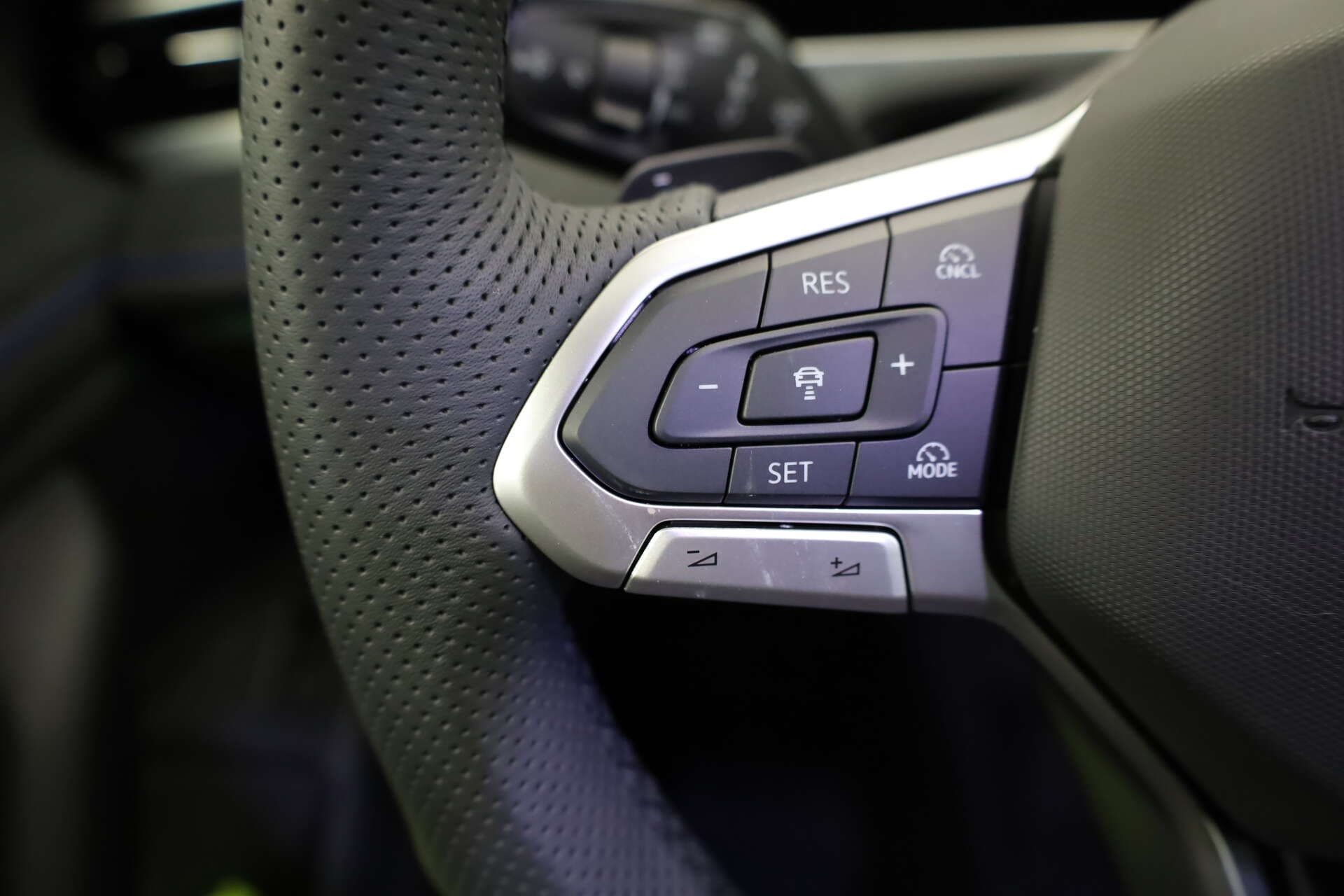 VOLKSWAGEN Passat, photo 8 sur 17